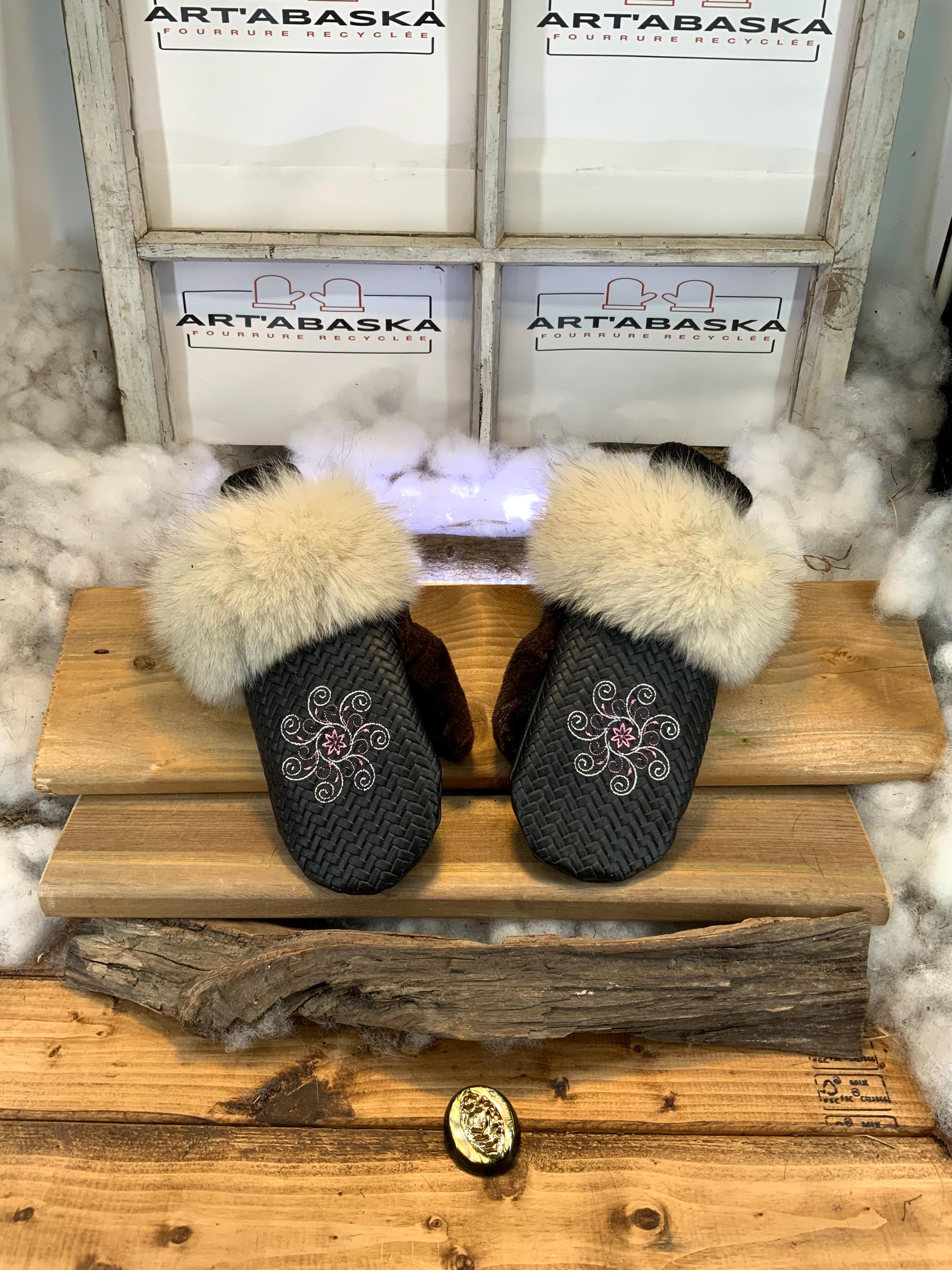 Mitaines de ville Denise, Medium, en cuir italien brodé et fourrure recyclée, pièce unique faite à la main au Québec