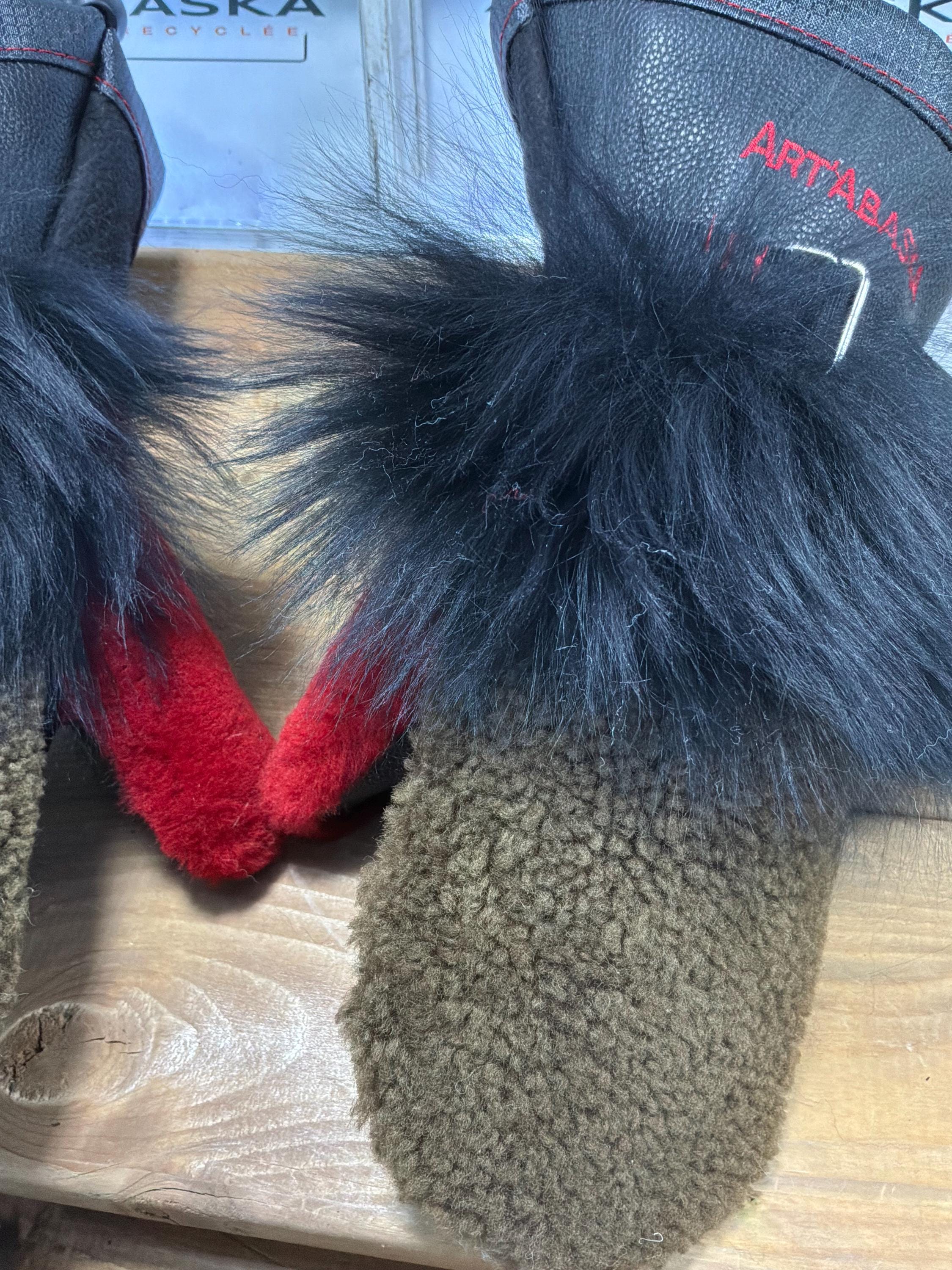 Mitaines Aimée en fourrure recyclée et cuir italien faites à la main au Québec grandeur Medium