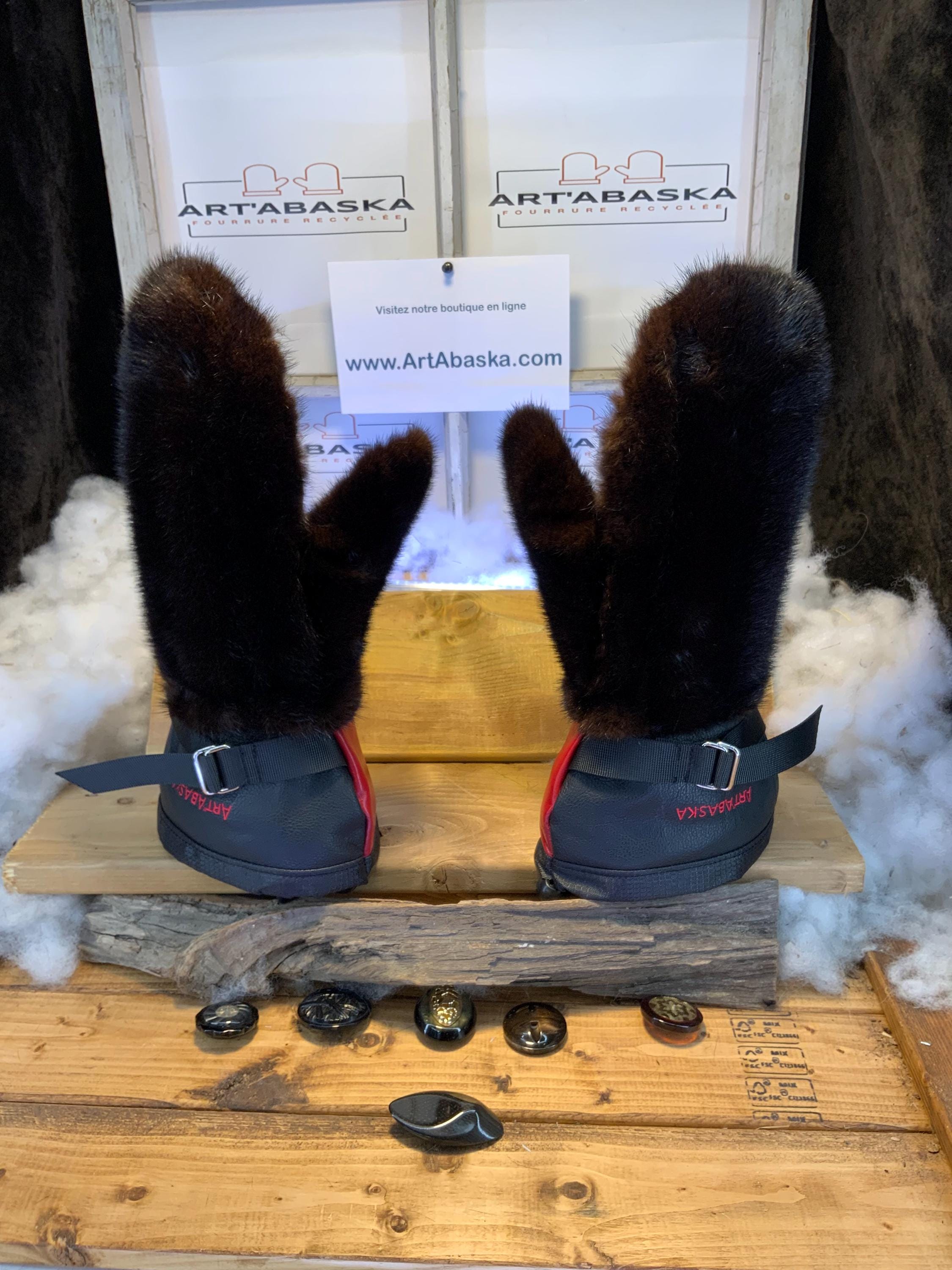 Mitaines hiver vison naturel & cuir italien rouge-noir | Mitaines fourrure recyclée fait à la main Québec | Modèle Alice X-Large