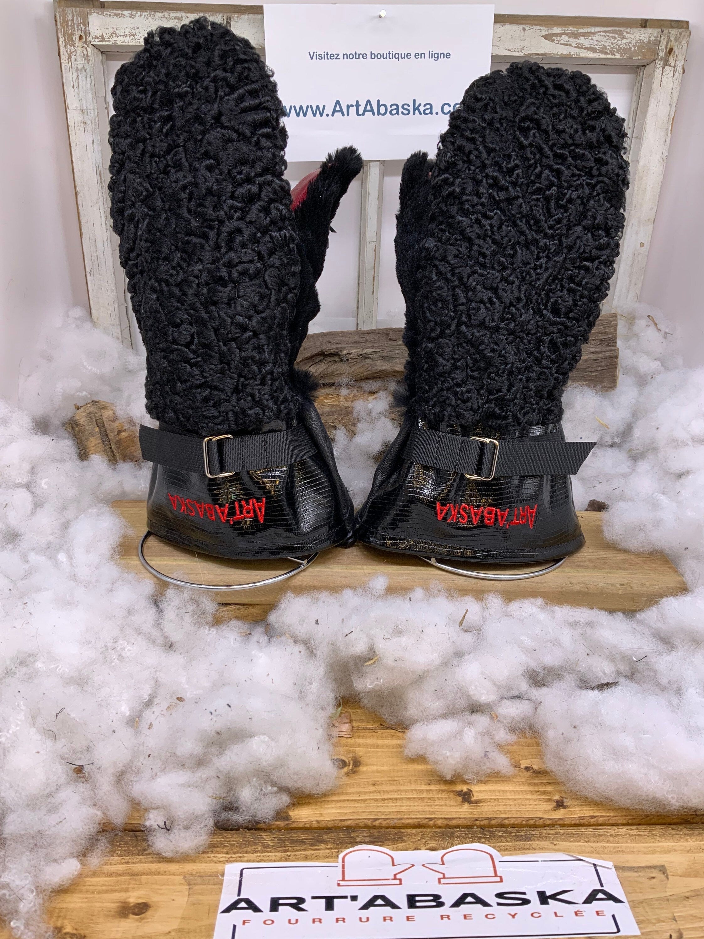 Mitaines XL Maria – Mouton de Perse & lapin noir, cuir recyclé noir/rouge, intérieur amovible feutre polar, fait à la main Québec