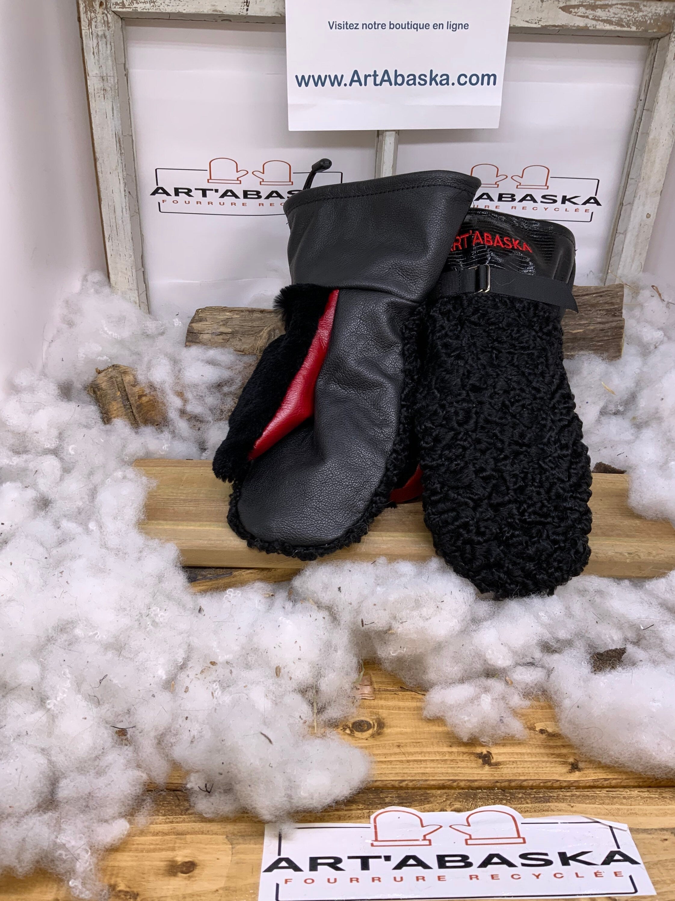 Mitaines XL Maria – Mouton de Perse & lapin noir, cuir recyclé noir/rouge, intérieur amovible feutre polar, fait à la main Québec