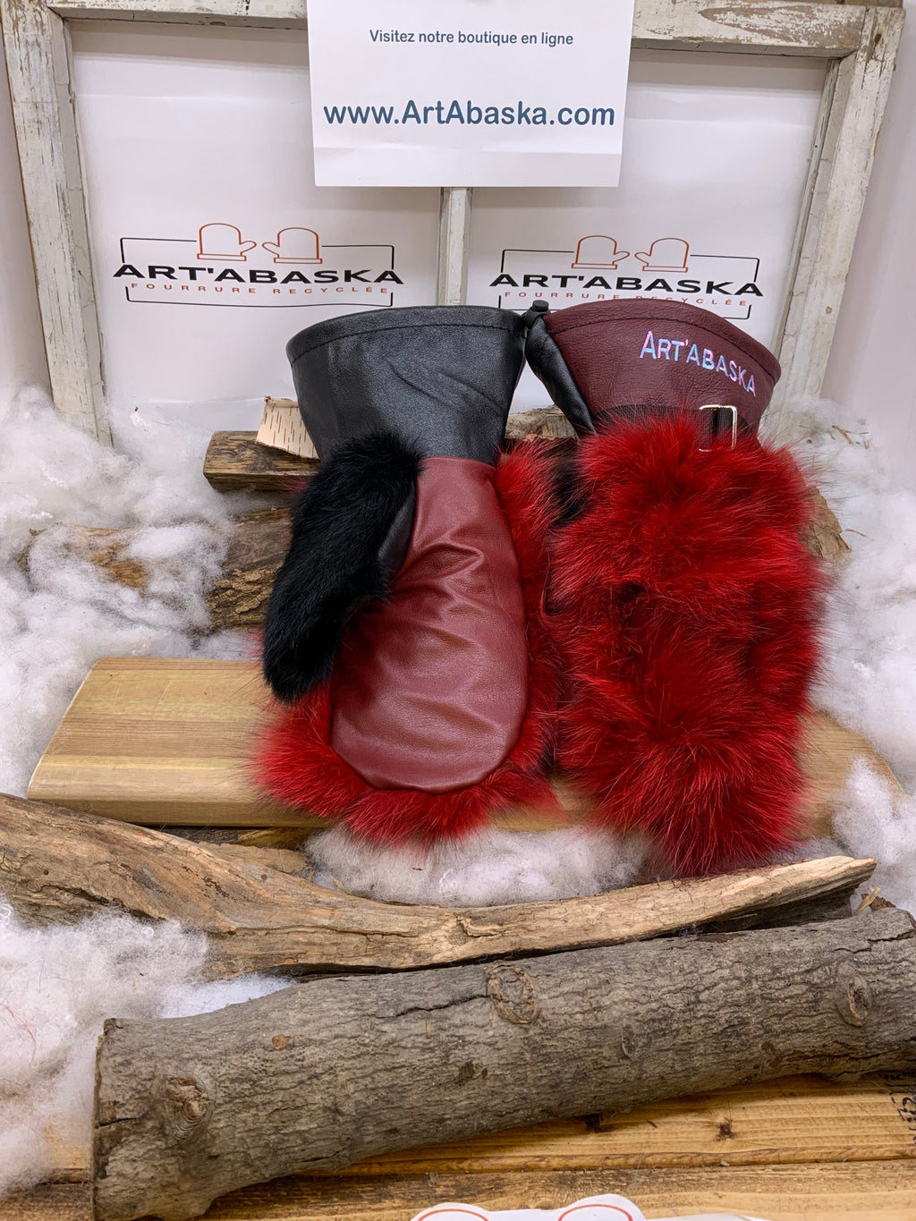 Mitaines Les Laurette – Médium, patchwork de renard rouge recyclé, cuir bourgogne et noir, fait à la main au Québec, pièce unique