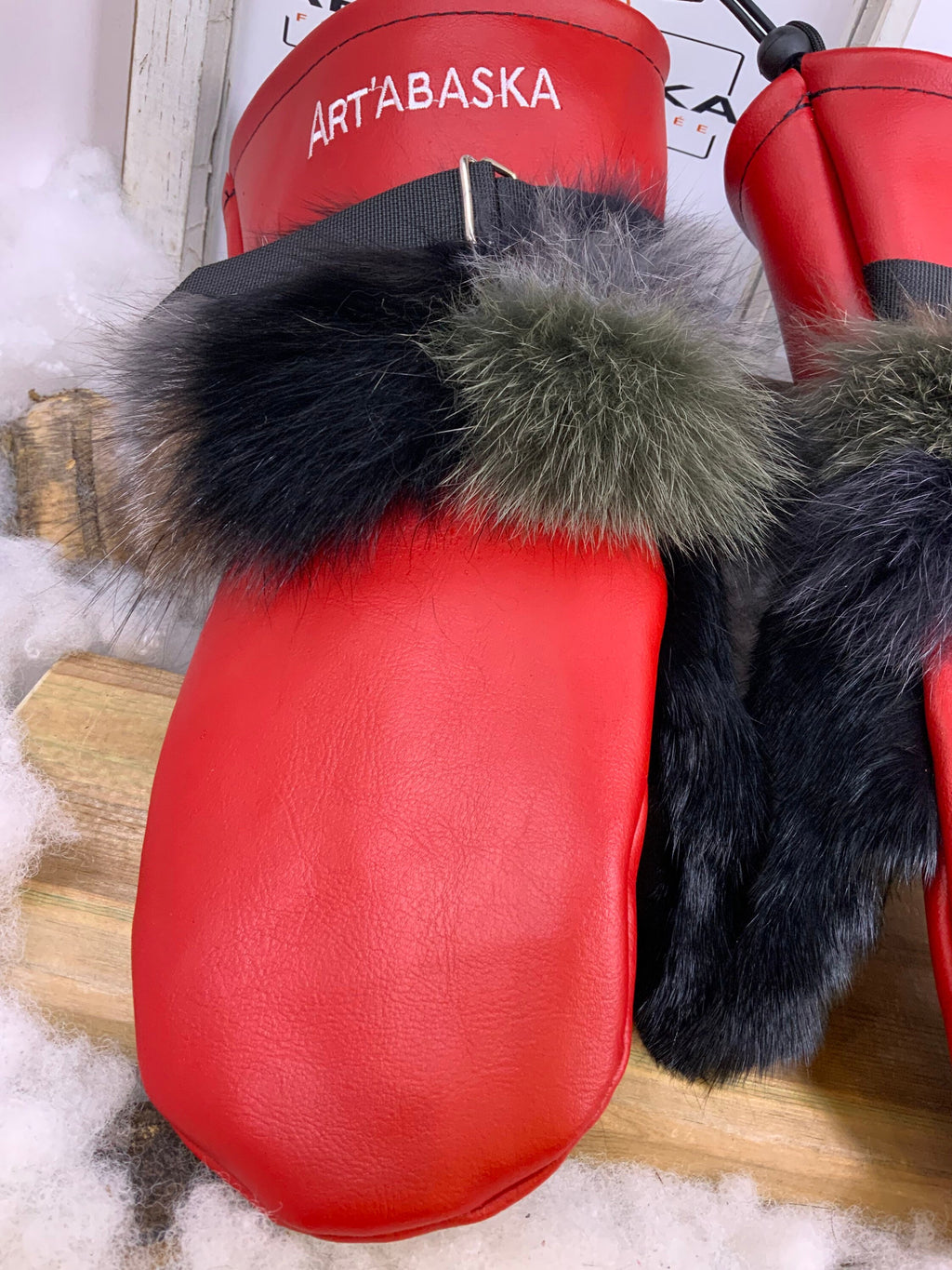 Mitaines Catherine Médium cuir rouge noir fourrure renard patchwork recyclée feutre polar chaud artisanal unique Québec