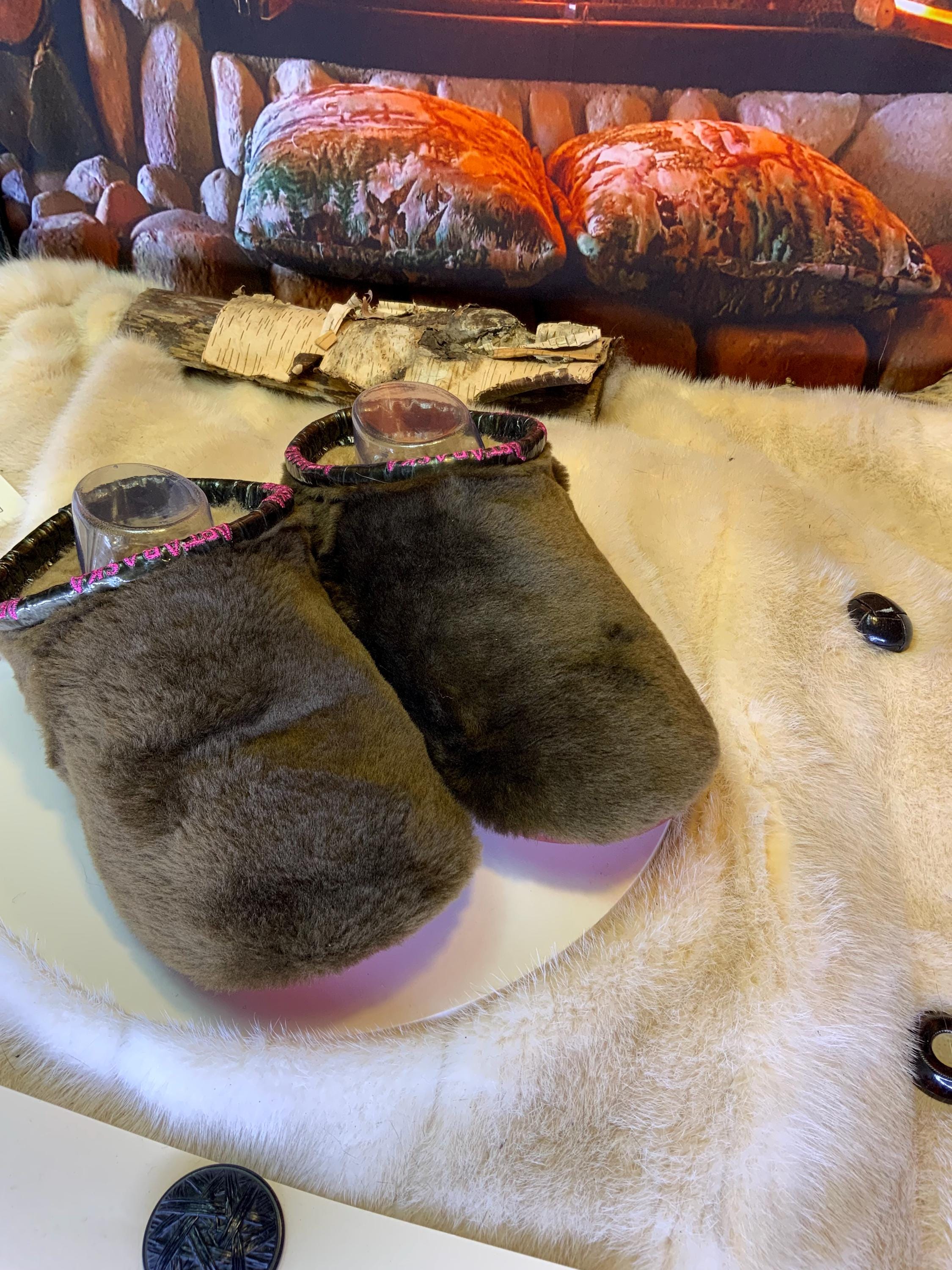 Slipper Mariette – pointure 8 femme – Sherling italien & cuir recyclé, pièce unique faite à la main au Québec