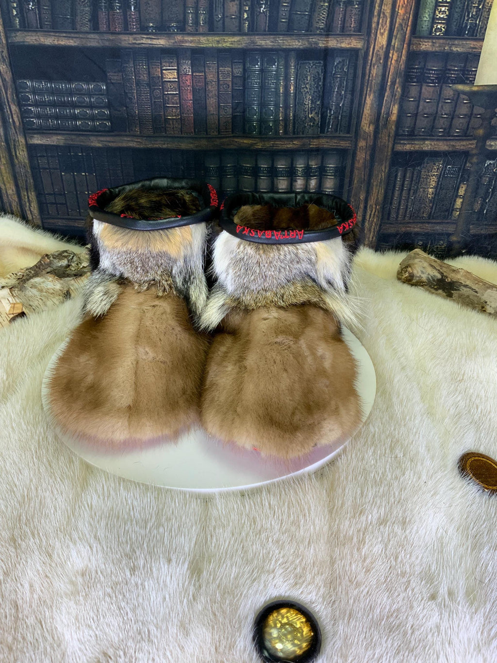 Mocassin Gisèle pointure 7 femme fourrure recyclée vison renard norvégien fait à la main Québec pantoufles de luxe intérieur