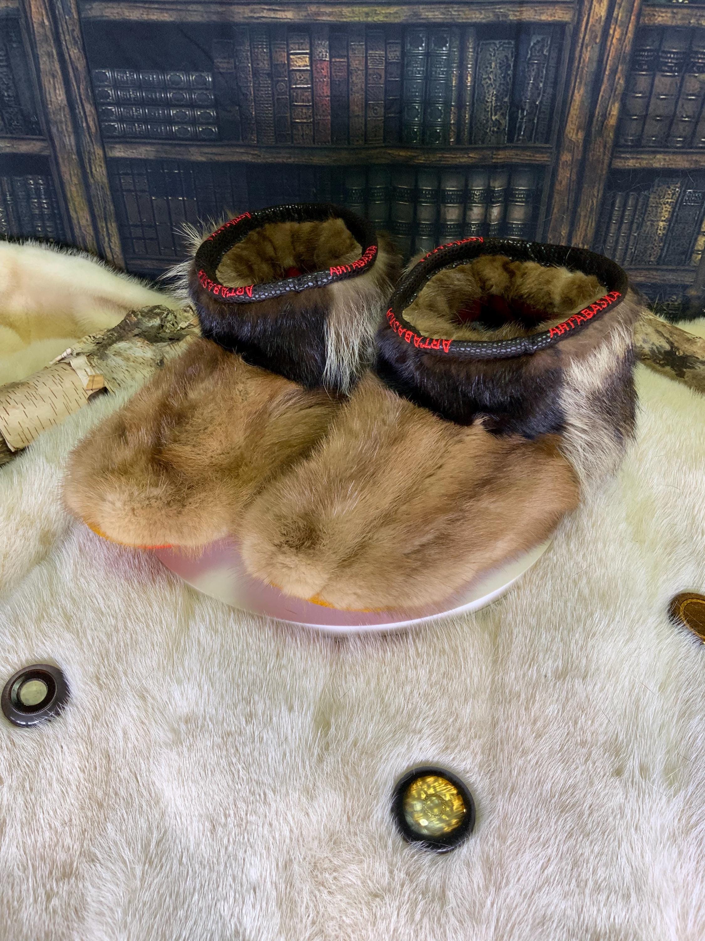 Mocassin d’intérieur homme Les Murielle – pointure 10 – vison & raton recyclés – pièce unique faite à la main au Québec, chaud et durable