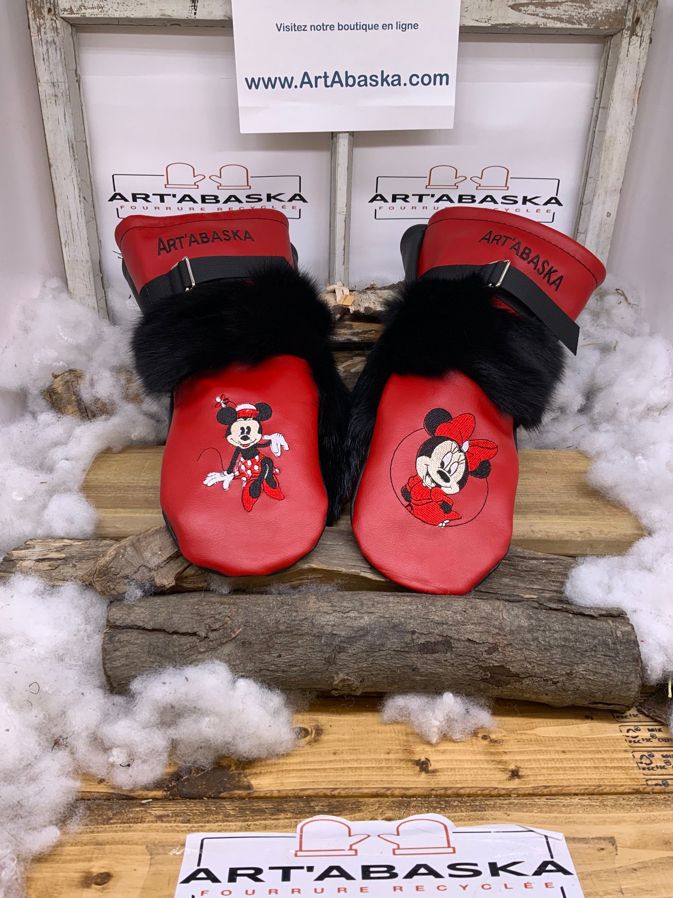 Mitaines Marie-Rose X-Large Édition Minnie Mouse cuir rouge noir fourrure renard et lapin recyclés Disney artisanal Québec