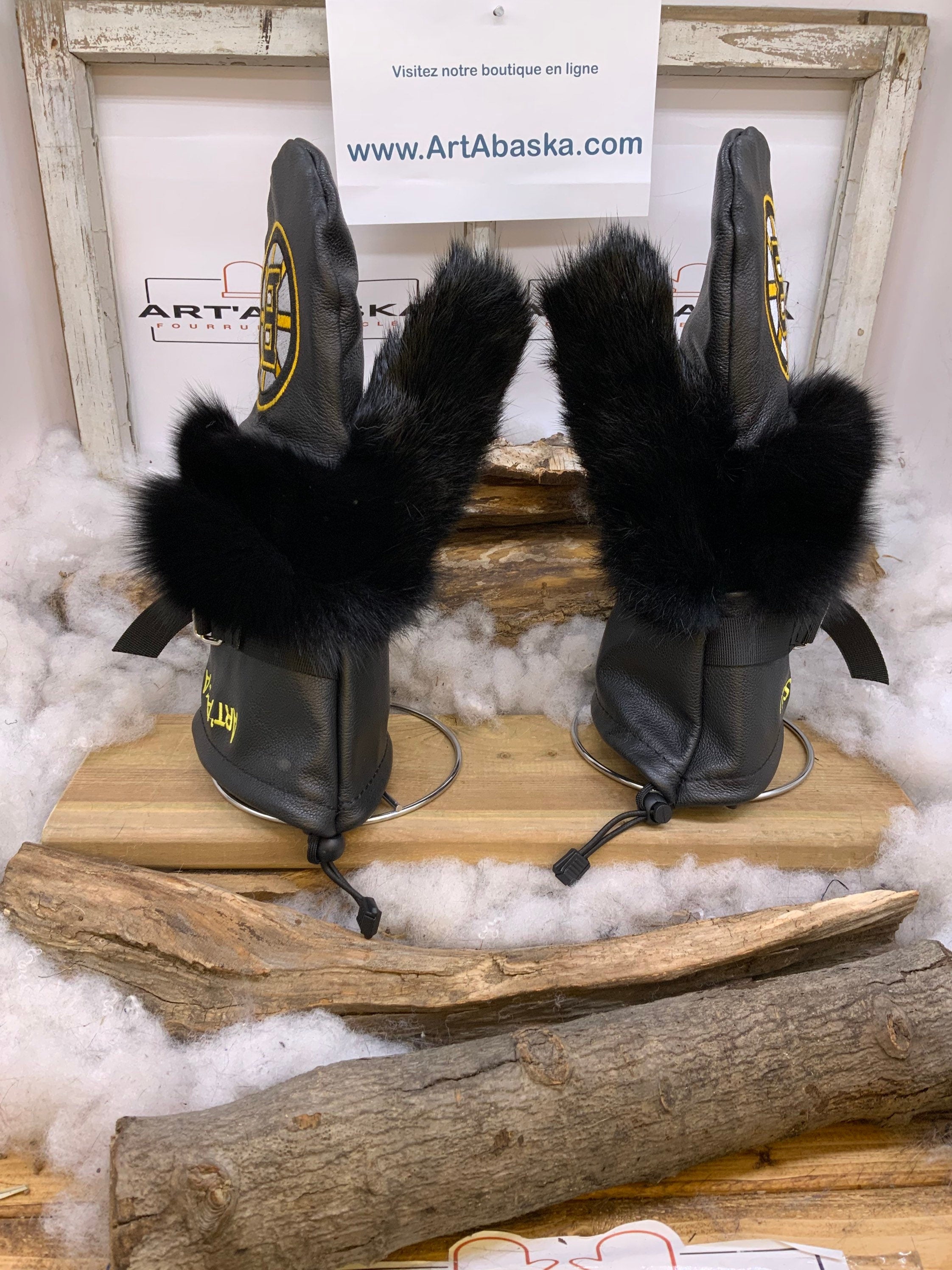 Mitaines Augustine Large – Édition Bruins de Boston cuir noir recyclé avec fourrure renard et lapin – fait main Québec