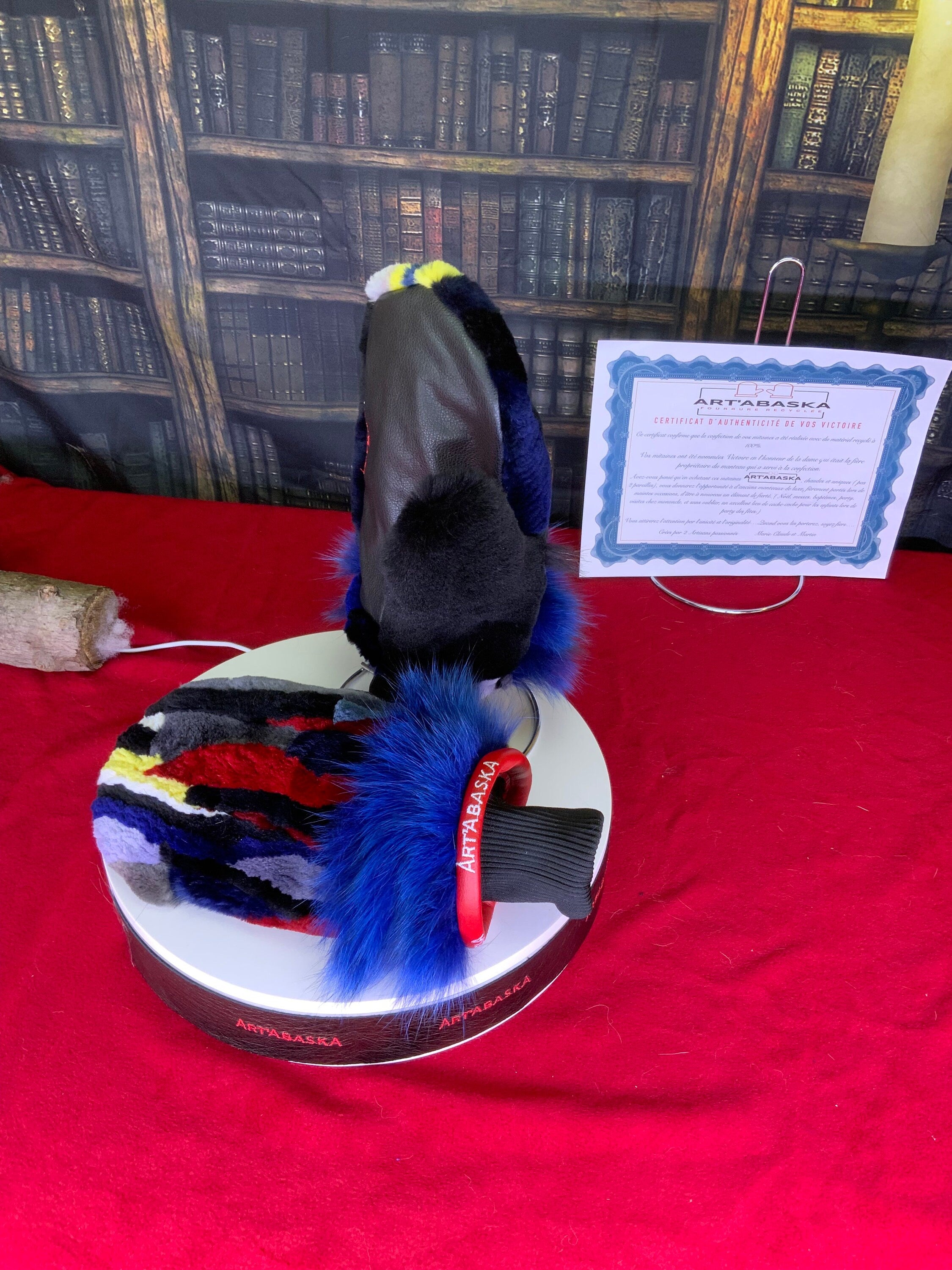 Mitaines de Ville en fourrure et cuir recyclés,  modèle court Les Victoire.  Grandeur LARGE