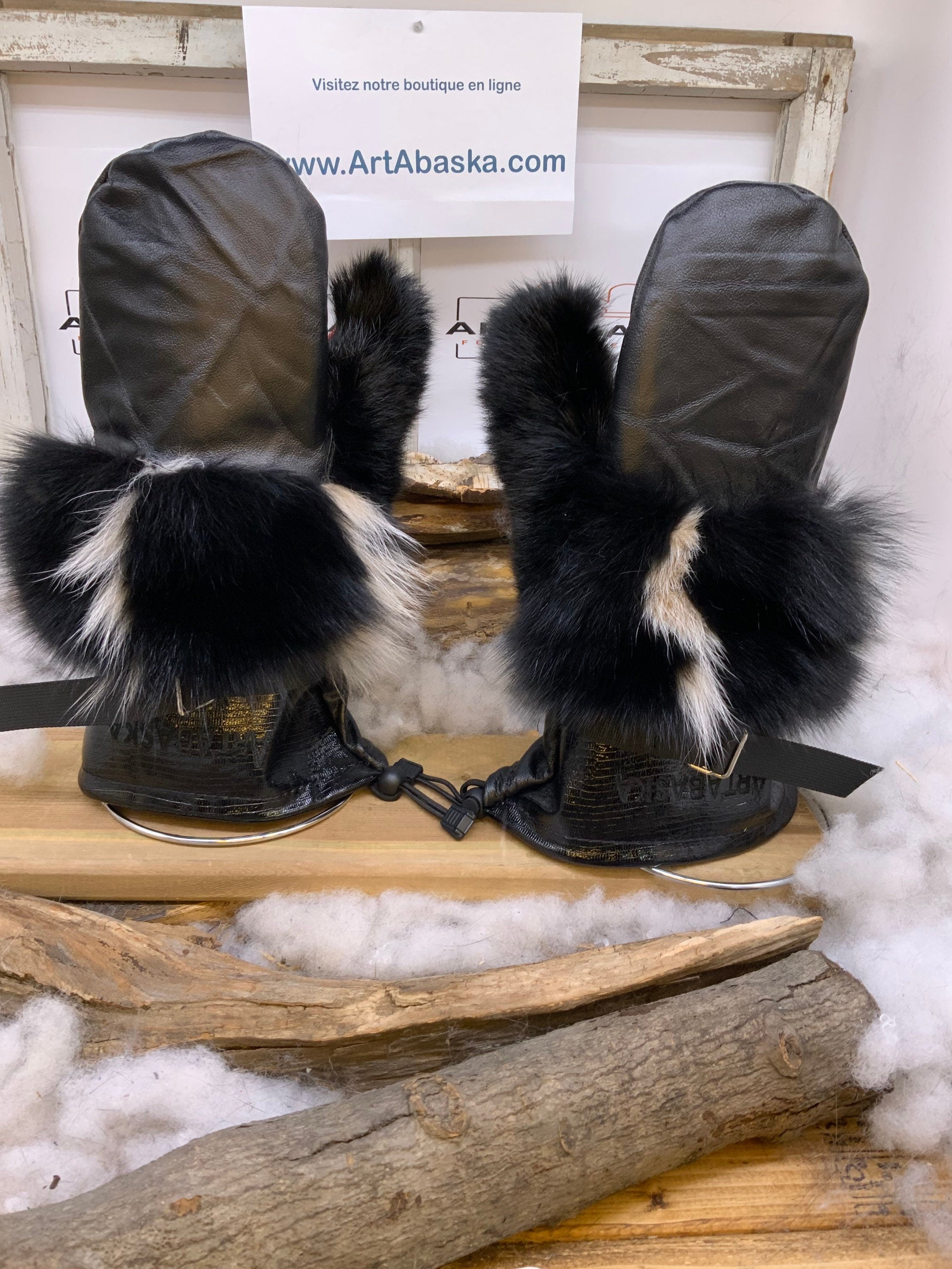 Mitaines Irène Large édition cuir noir embossé renard patchwork lapin recyclés fait main Québec pièce unique chaude et élégante