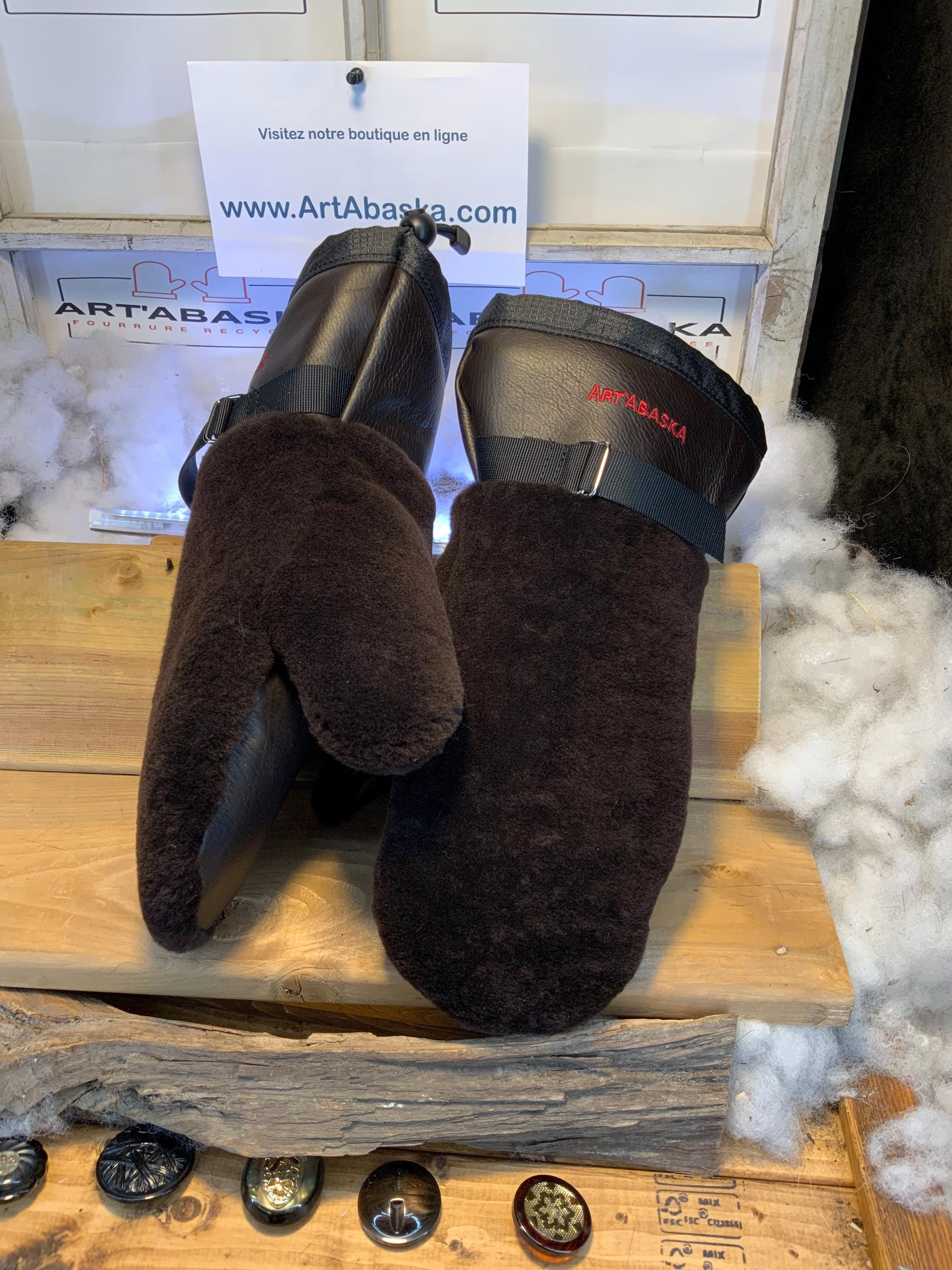 Mitaines Maryse XLarge mouton rasé brun chocolat cuir italien brun intérieur végane fait main Québec pièce unique chaude durable