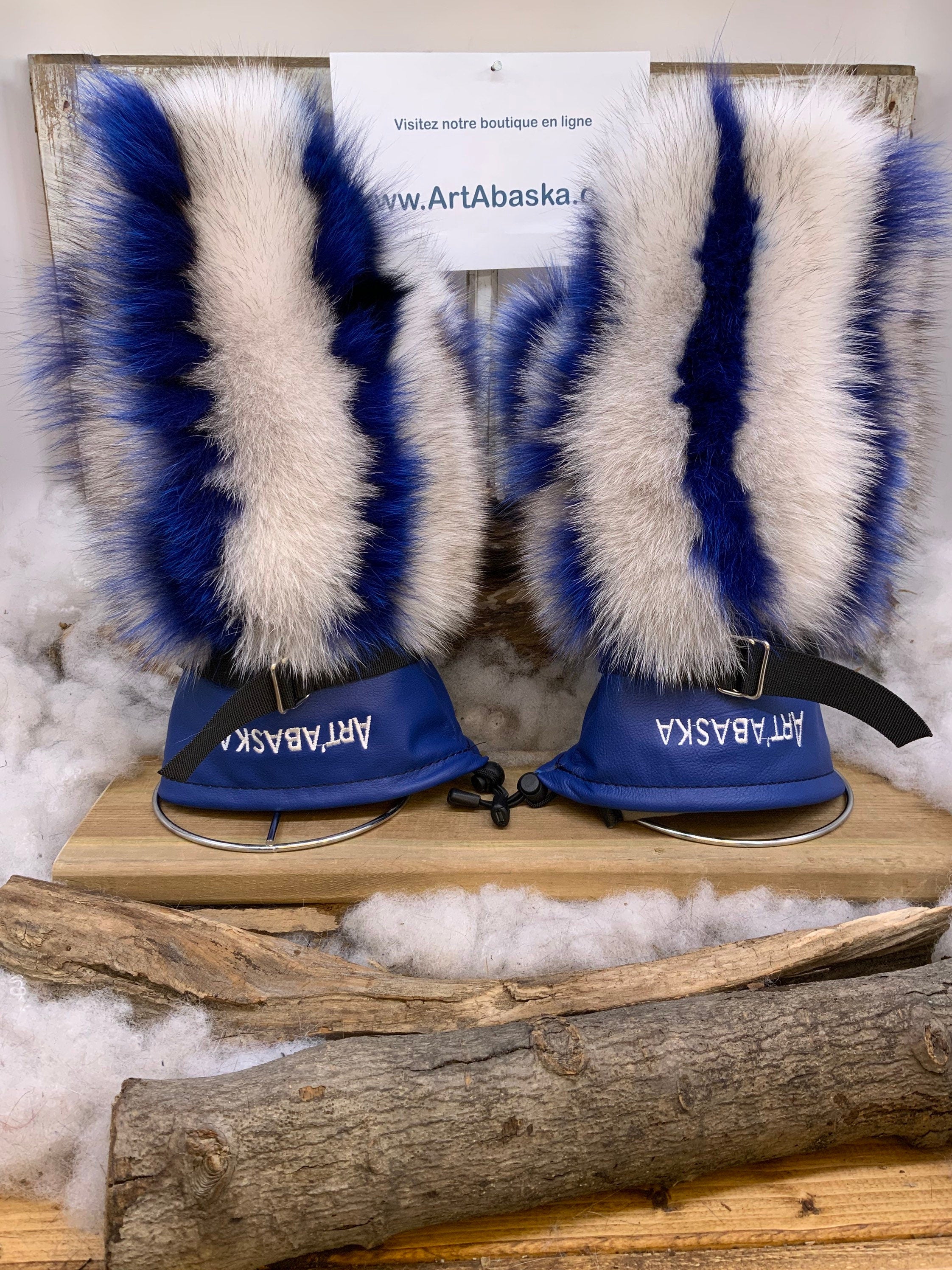 Mitaines Germaine Large – Édition artistique patchwork renard bleu norvégien cousu une à une, cuir bleu & rouge – fait main Québec