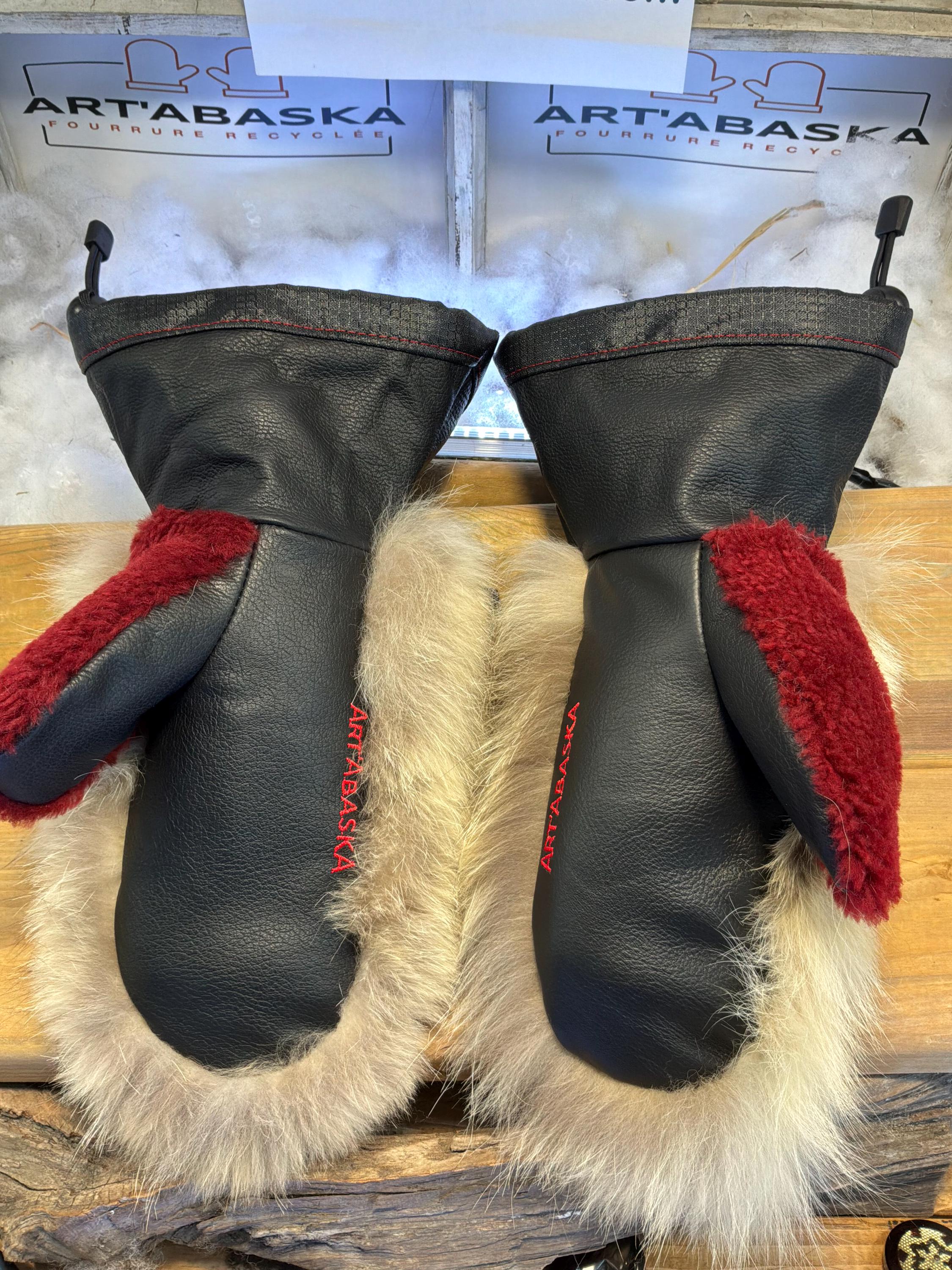 Mitaines Solange Small coyote recyclé manteau vintage avec pouce mouton rasé rouge vin et cuir italien noir, pièce  faite à la main Québec