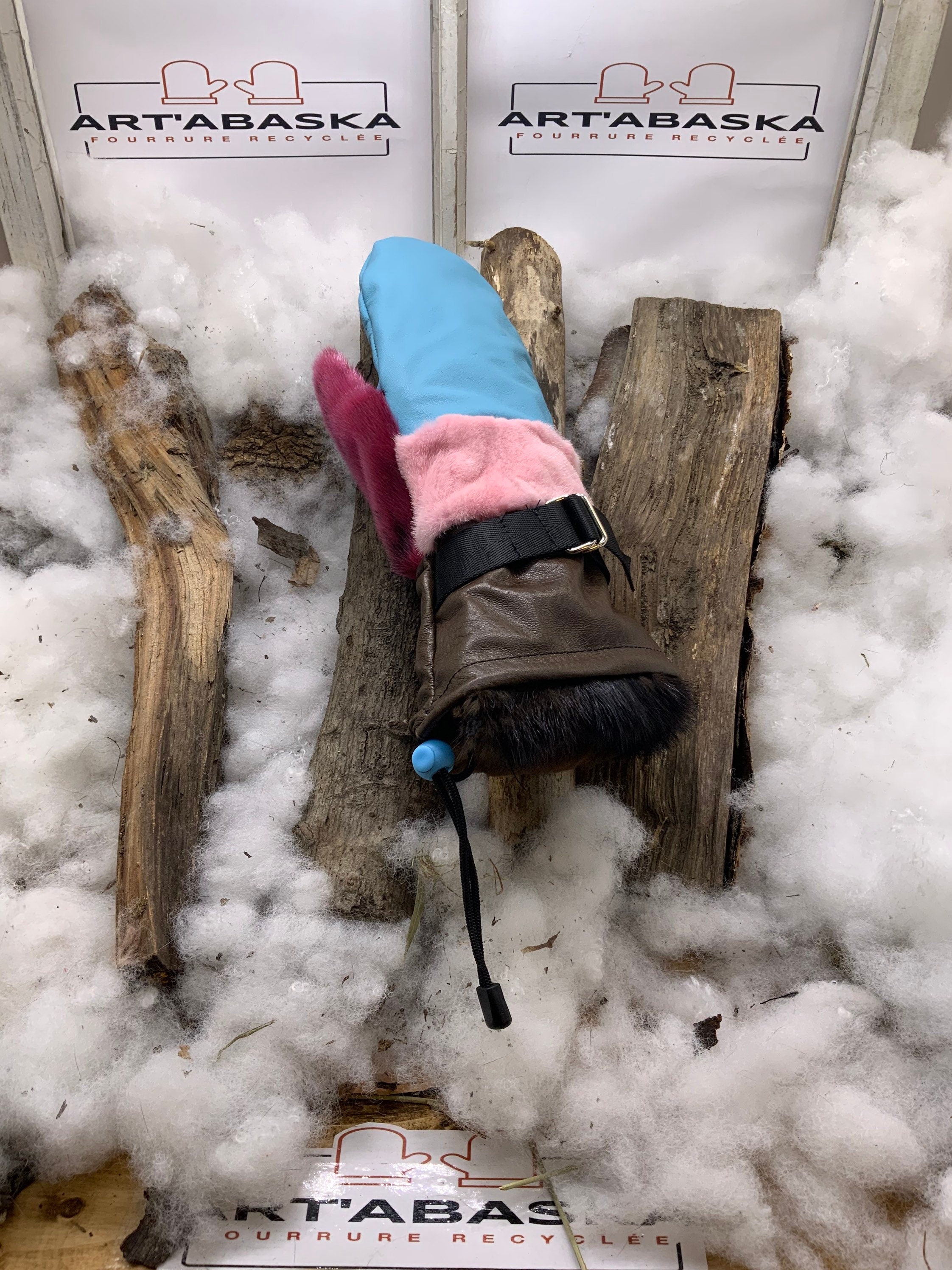 Mitaines Les Georgette – Medium, vison rose et fuchsia, cuir turquoise et brun, fait à la main, fourrure intérieure, Québec