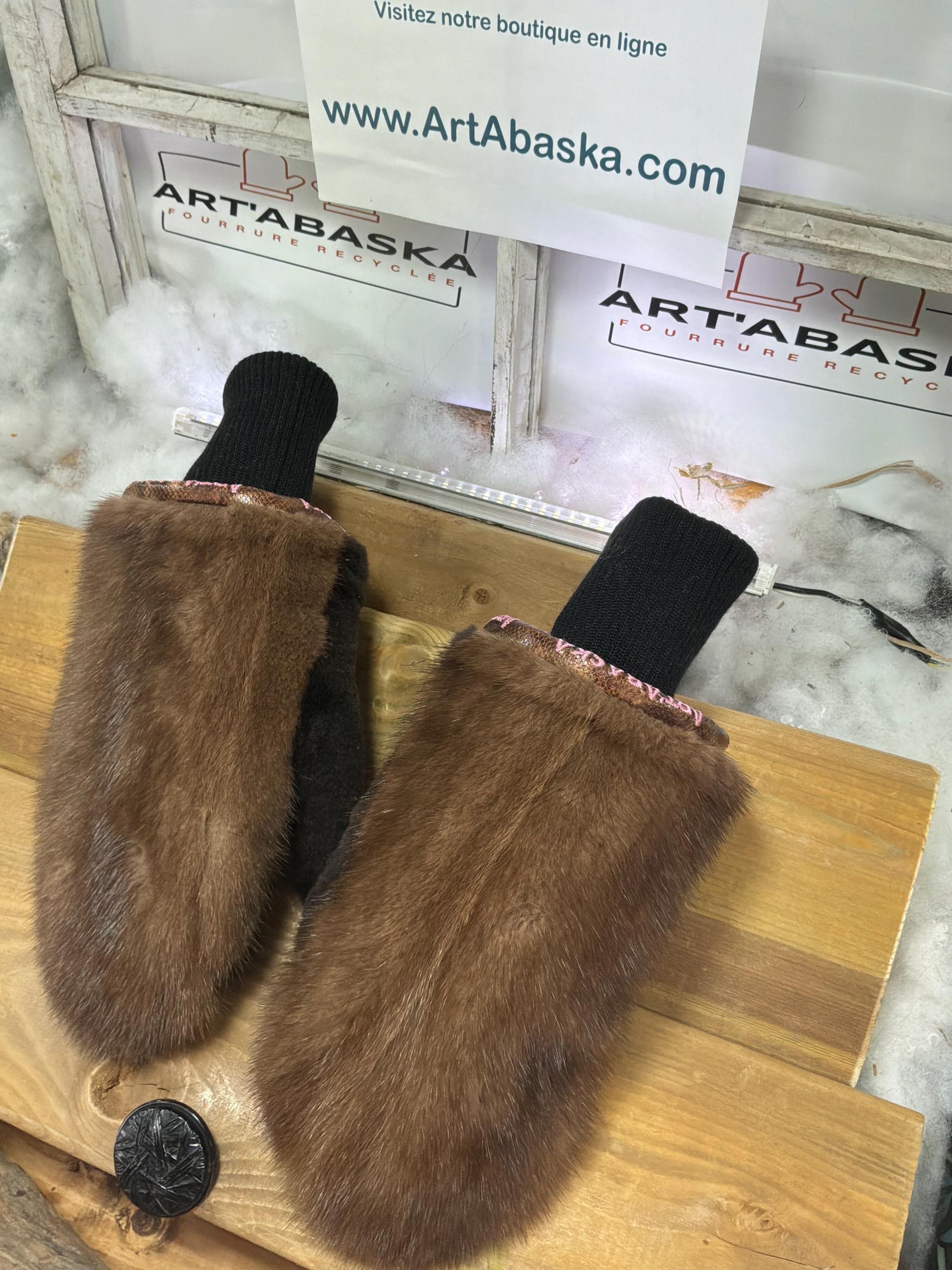 Mitaines de ville Medium Mathilde en fourrure recyclée – Faites à la main au Québec – Légères, élégantes, confort urbain – ArtAbaska