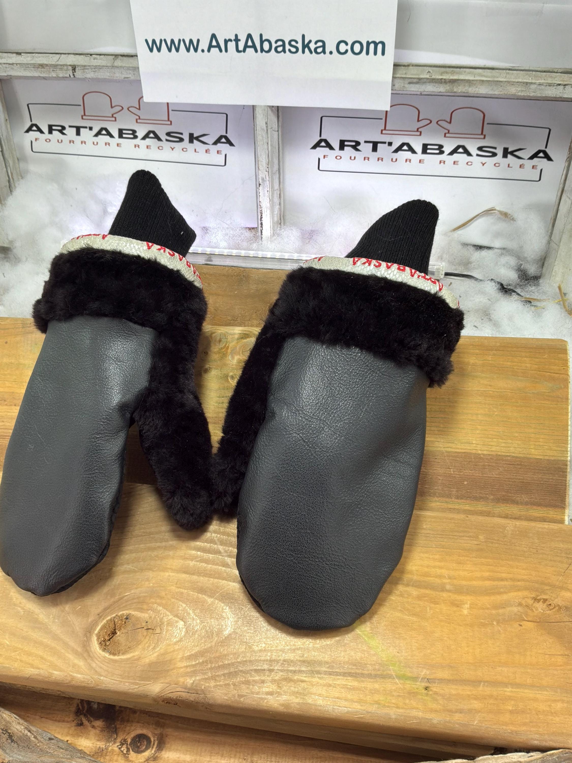 Mitaines de ville Medium Yvette en fourrure recyclée – Faites à la main au Québec – Légères, élégantes, confort urbain – ArtAbaska