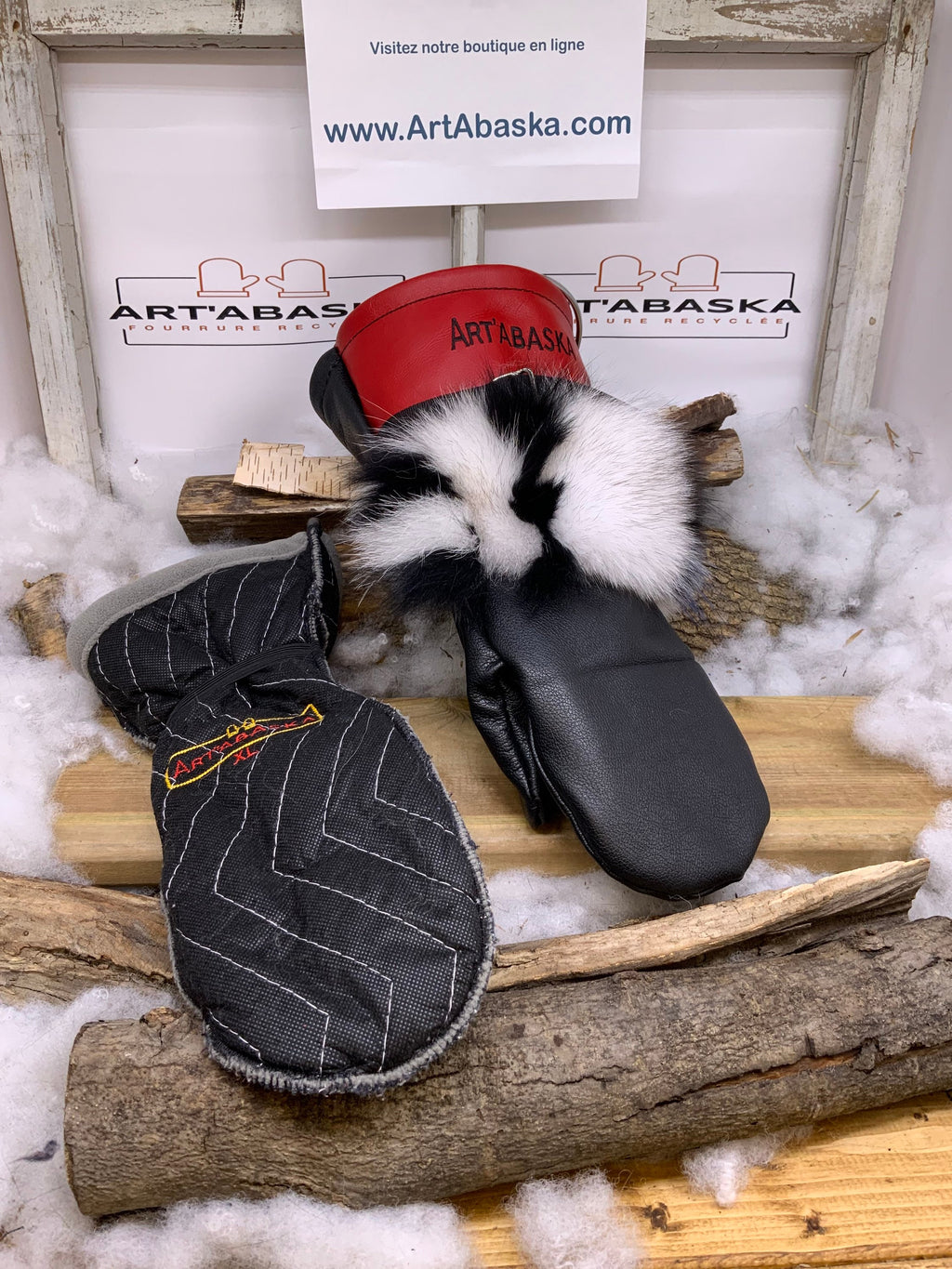 Mitaines XL Cécile – Cuir recyclé rouge et noir, renard patchwork au poignet, intérieur amovible feutre polar, fait à la main Québec