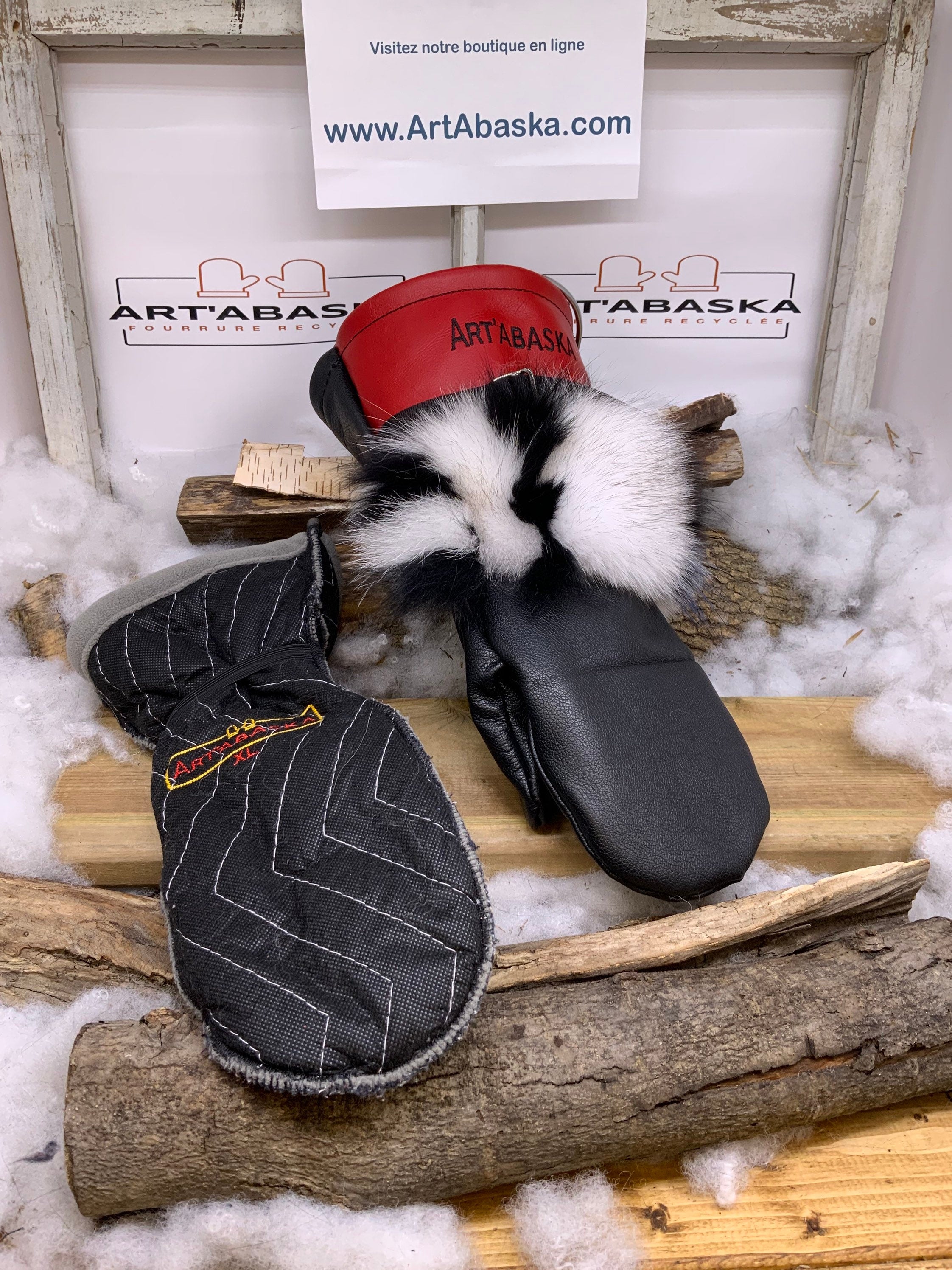 Mitaines XL Cécile – Cuir recyclé rouge et noir, renard patchwork au poignet, intérieur amovible feutre polar, fait à la main Québec