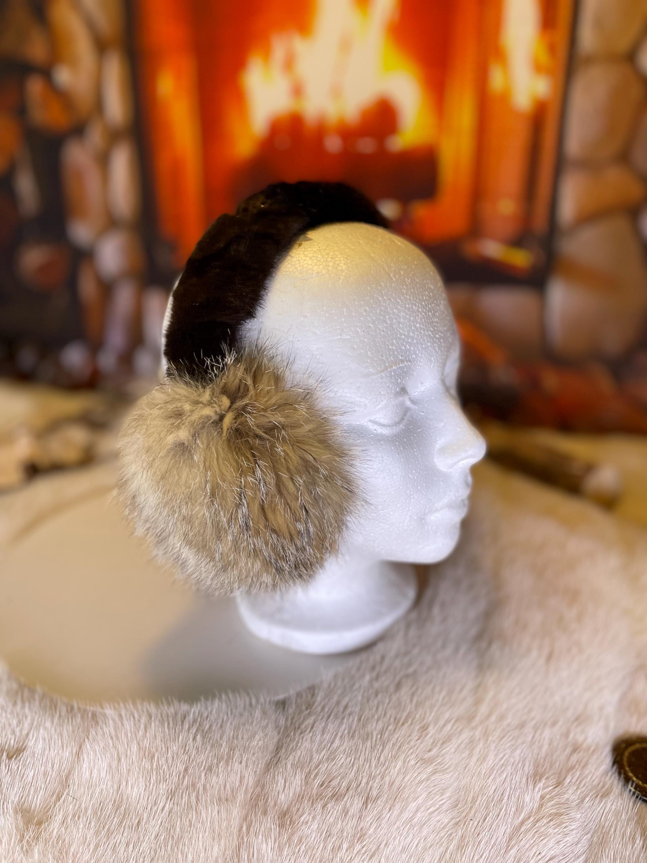 Cache-Oreilles tout en fourrure recyclée édition Coyote naturel recyclé et vison rasé sur la tête  Les Lise-Anne