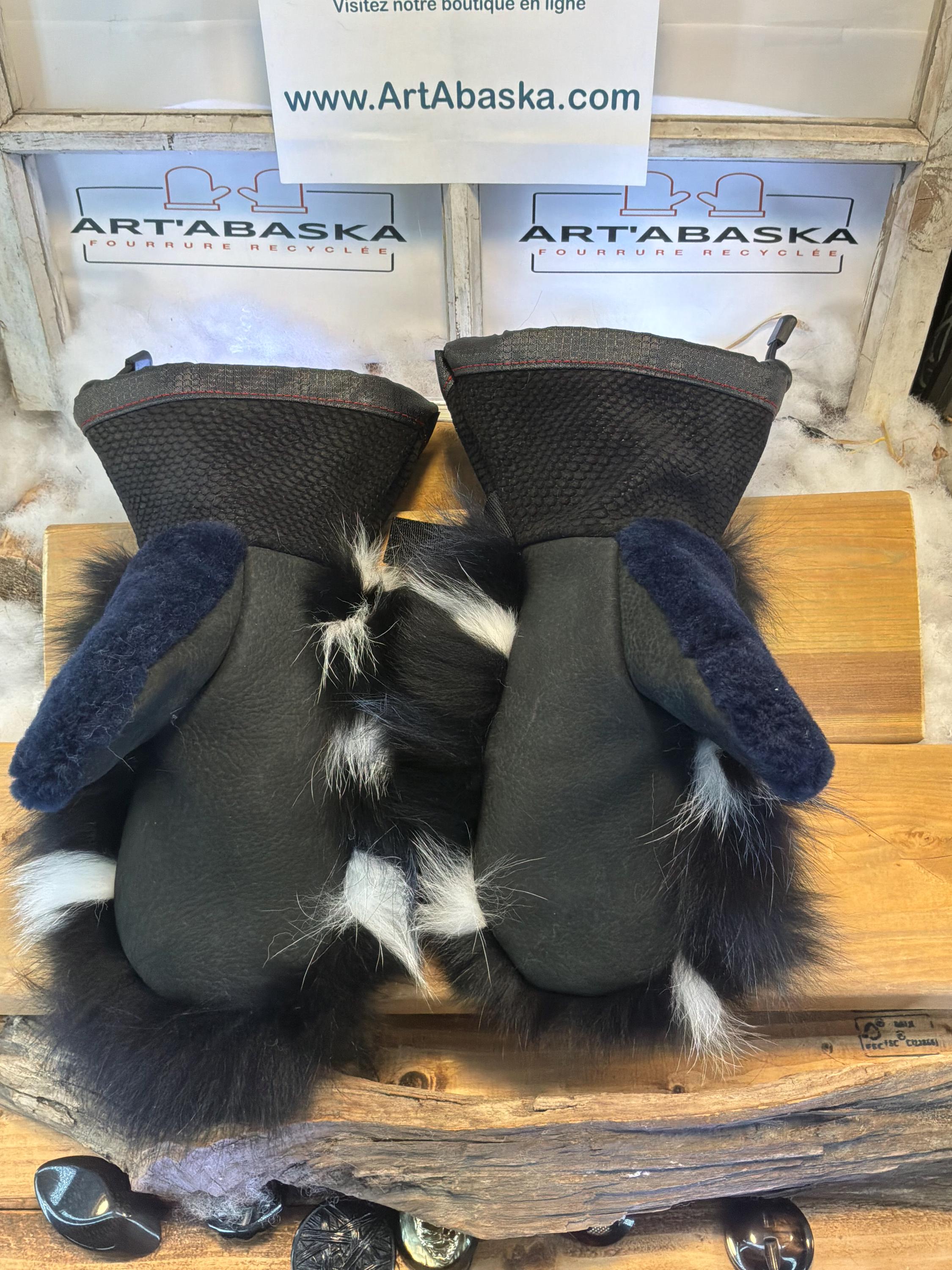 Mitaines Yolande – taille Small – faites à la main au Québec en fourrure recyclée et cuir italien, pièce unique 💙🤍