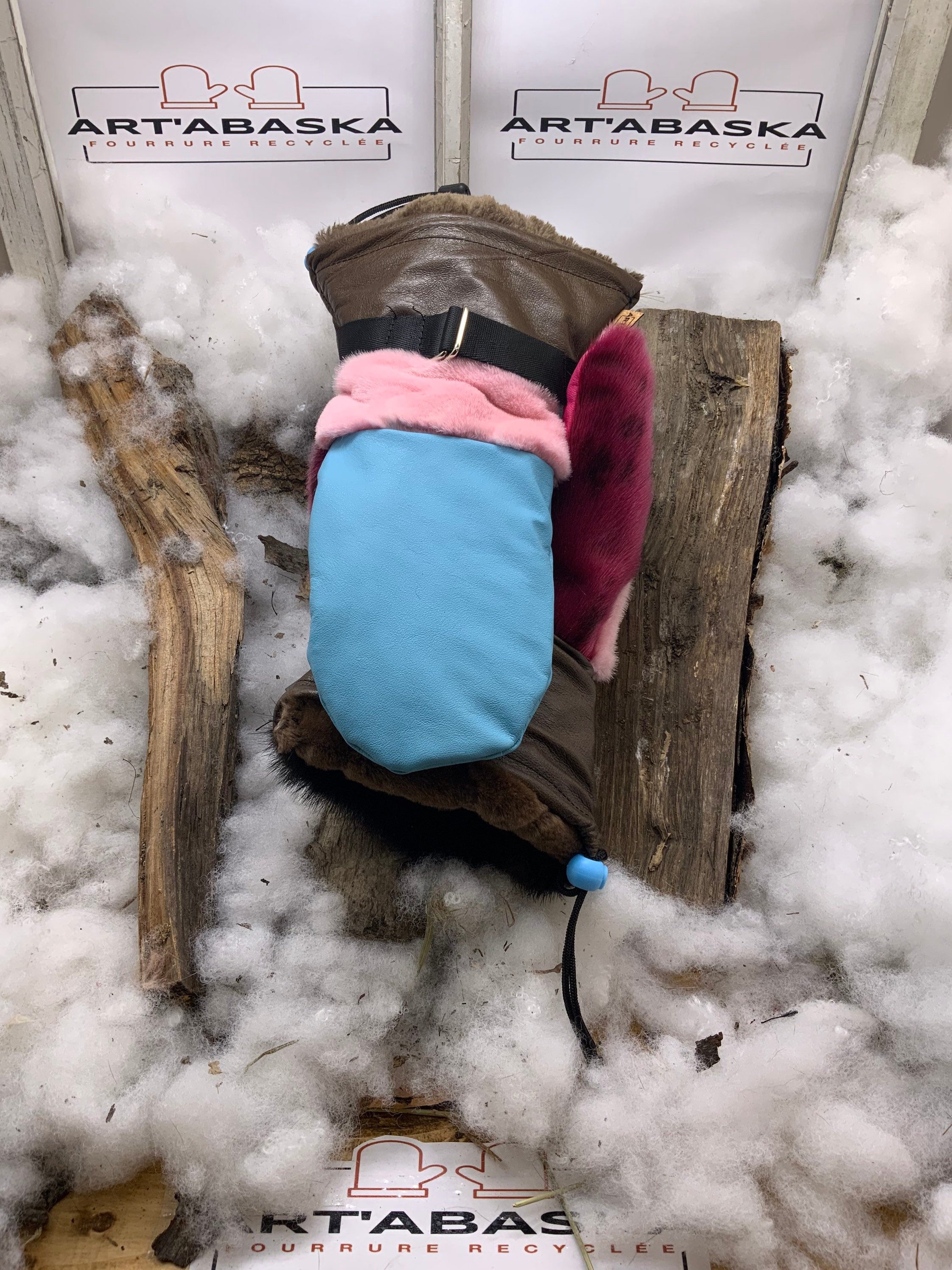 Mitaines Les Georgette – Medium, vison rose et fuchsia, cuir turquoise et brun, fait à la main, fourrure intérieure, Québec