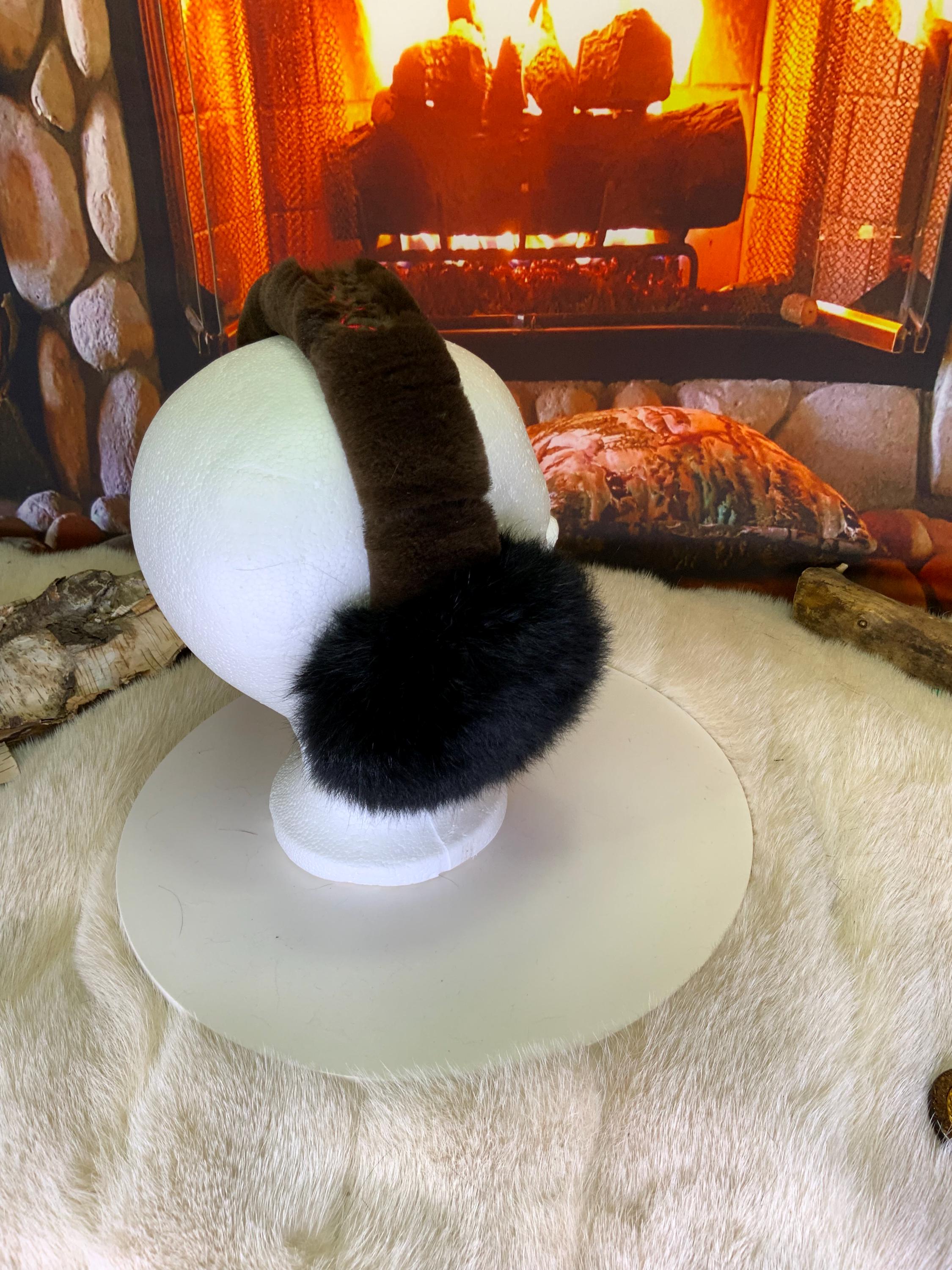 Cache-Oreilles tout en fourrure recyclée édition Opossum noir naturel recyclé Les Danielle