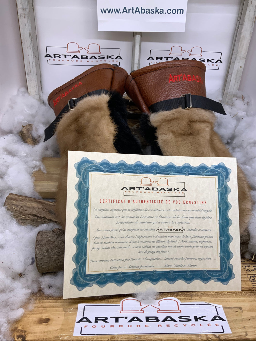 Mitaines Ernestine XL – Vison beige creme & lapin noir recyclés, cuir brun vieilli, fait à la main, pièce unique Québec