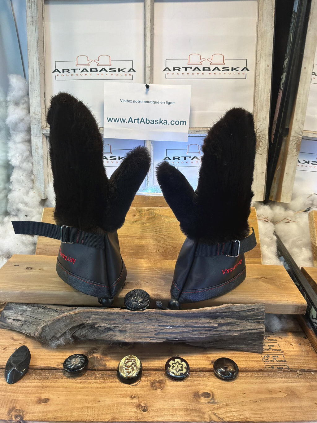 Mitaines Alice Small vison recycle brun mouton rase cuir italien noir faites a la main Quebec modèle classique intemporel