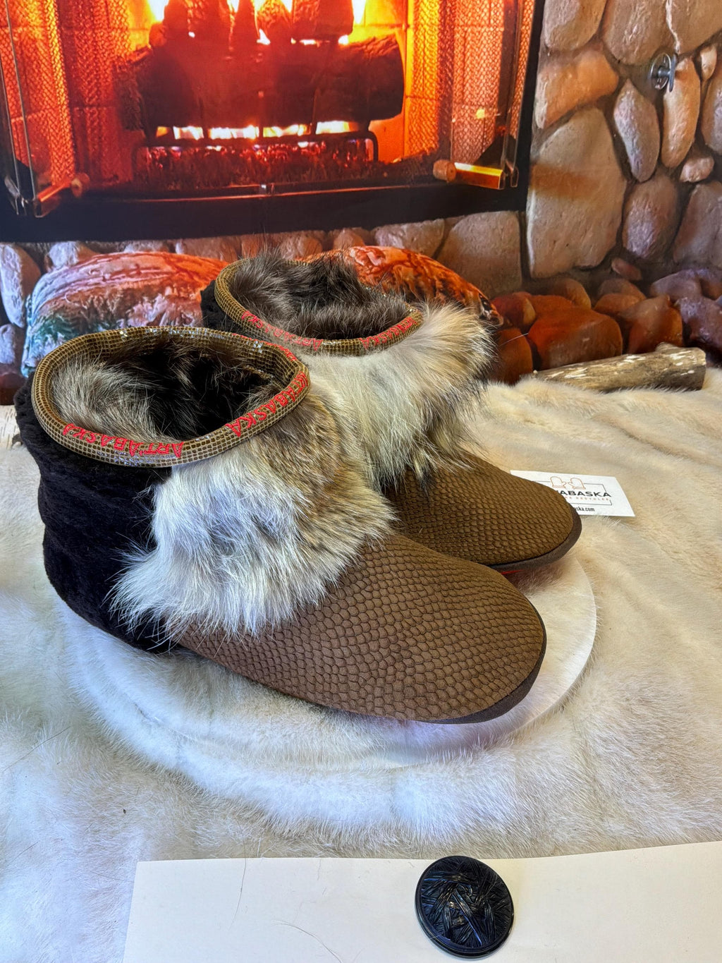 Mocassins d’intérieur homme Yolande pointure 11 cuir italien serpent brun coyote recyclé mouton café fait à la main Québec