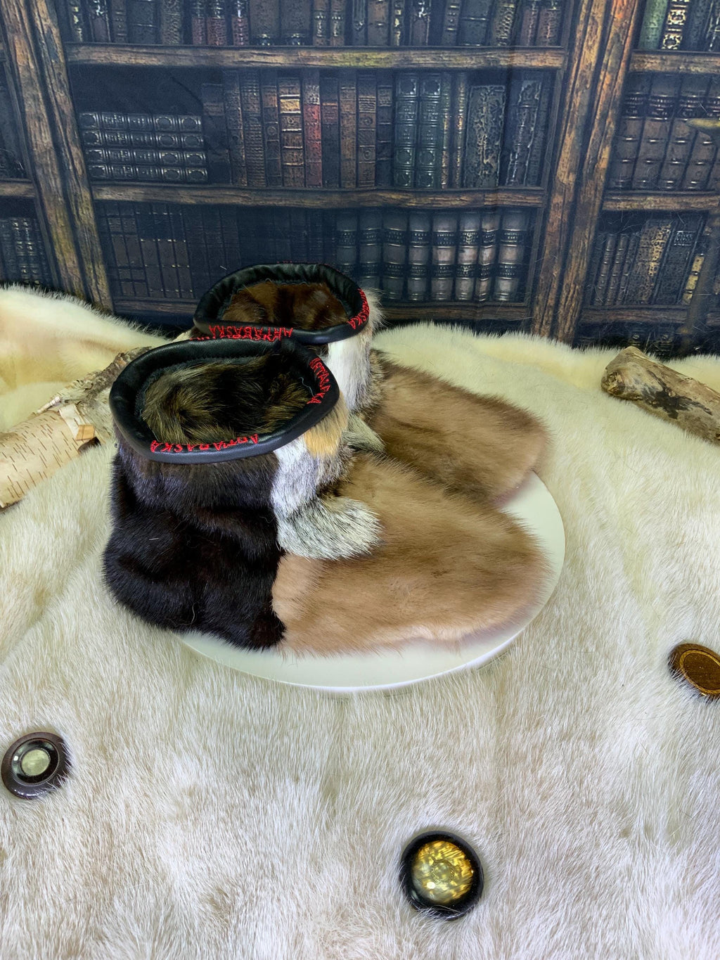 Mocassin Gisèle pointure 7 femme fourrure recyclée vison renard norvégien fait à la main Québec pantoufles de luxe intérieur