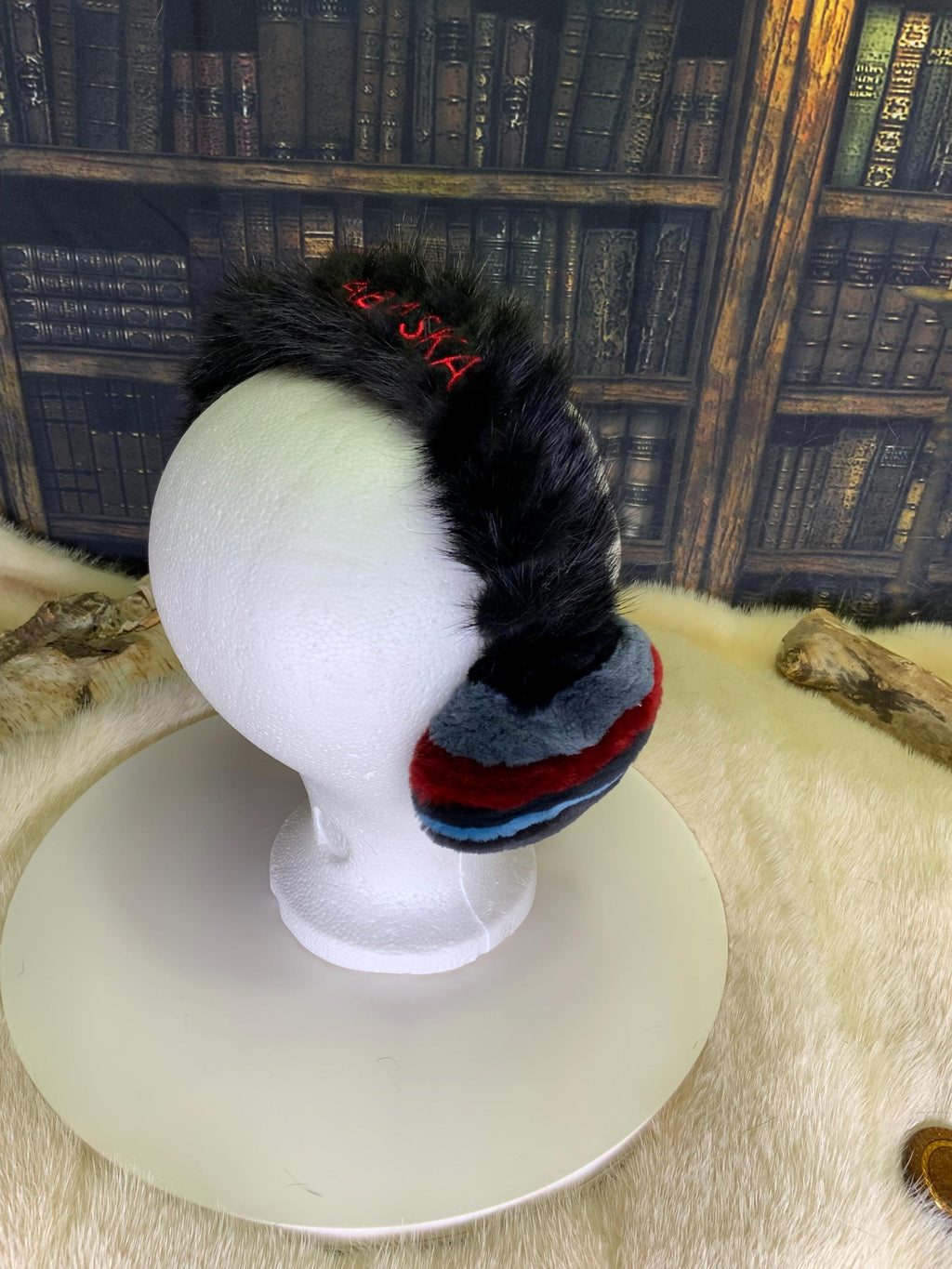 Cache-Oreilles tout en fourrure recyclée Édition Lannières cousues une à une