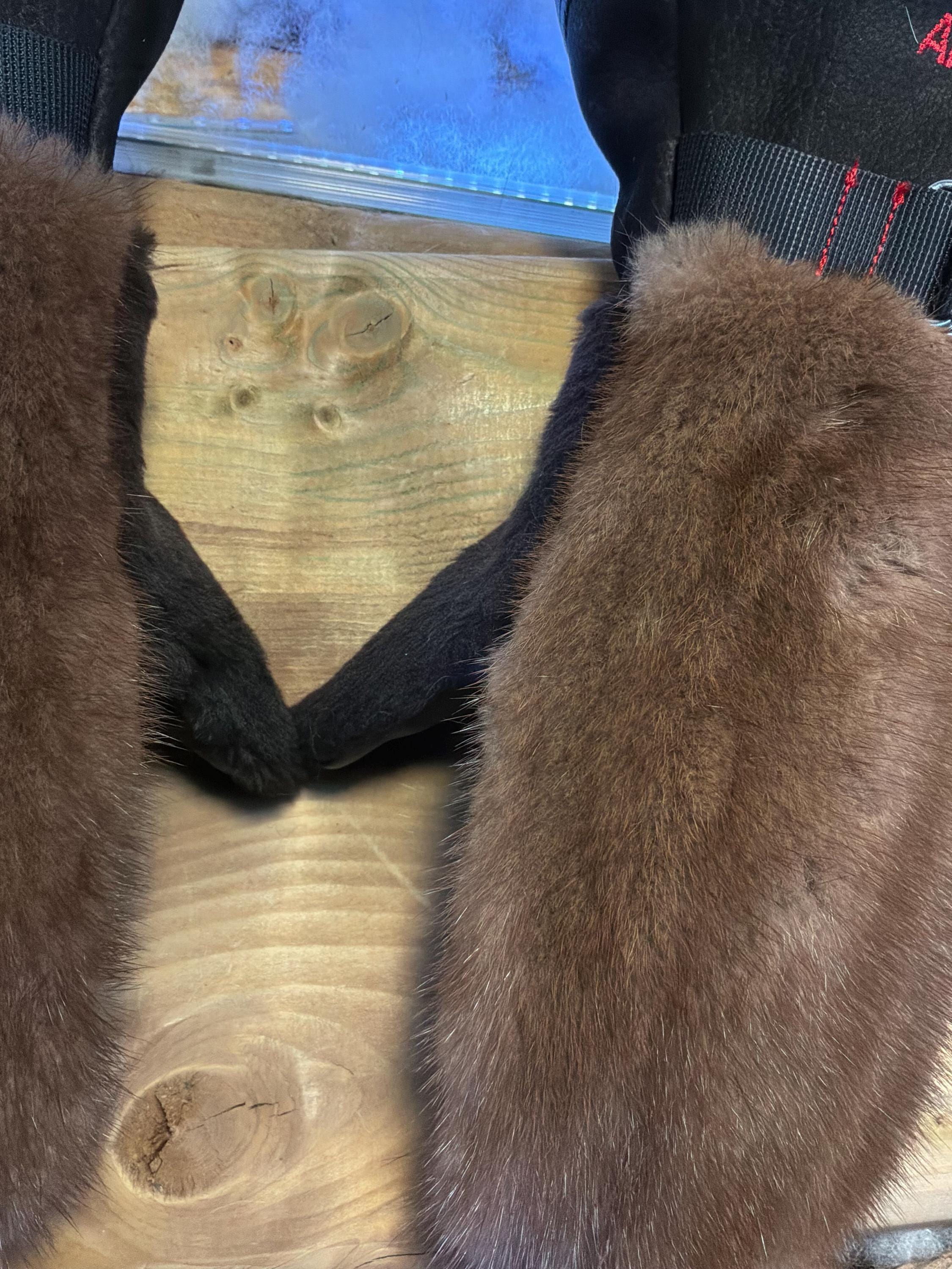 Mitaines Carmen Medium tout vison brun foncé recyclé & pouce mouton frisé brun, cuir italien noir, pièce unique faite à la main Québec