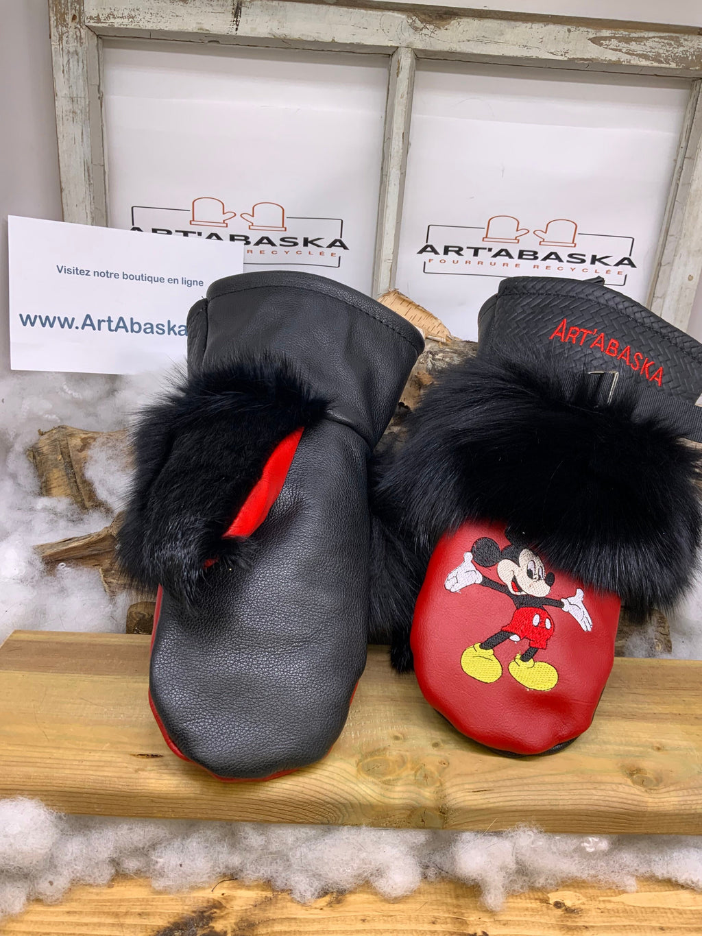 Mitaines Marcelle Large édition spéciale Mickey cuir rouge noir broderie ArtAbaska fourrure recyclée fait à la main Québec