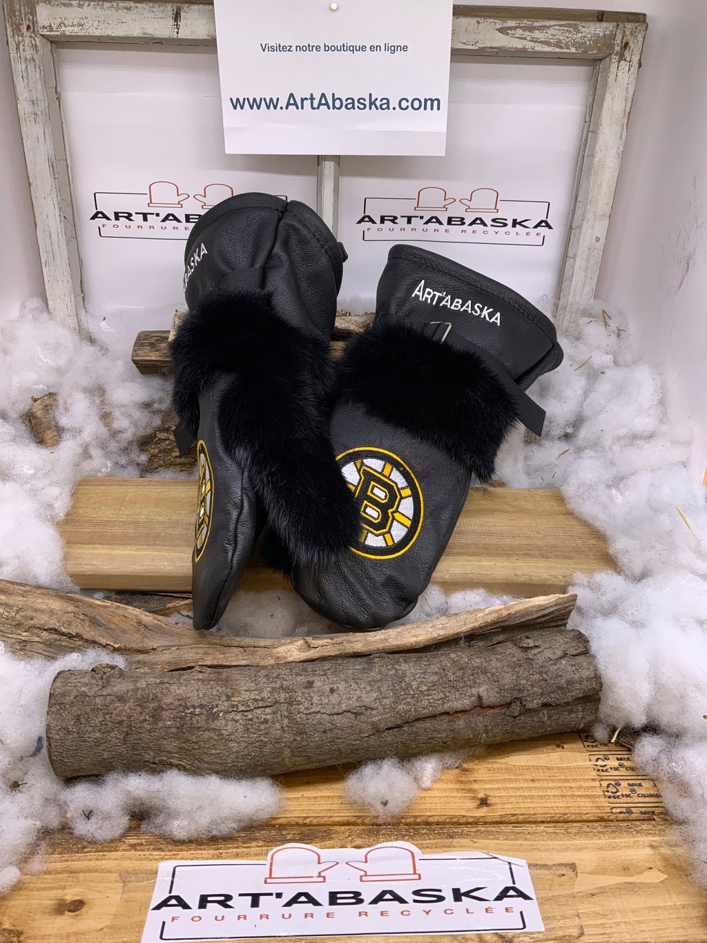 Mitaines Les Jeanne – Édition spéciale Bruins de Boston – cuir noir recyclé & fourrure – broderie unique – fait à la main Québec