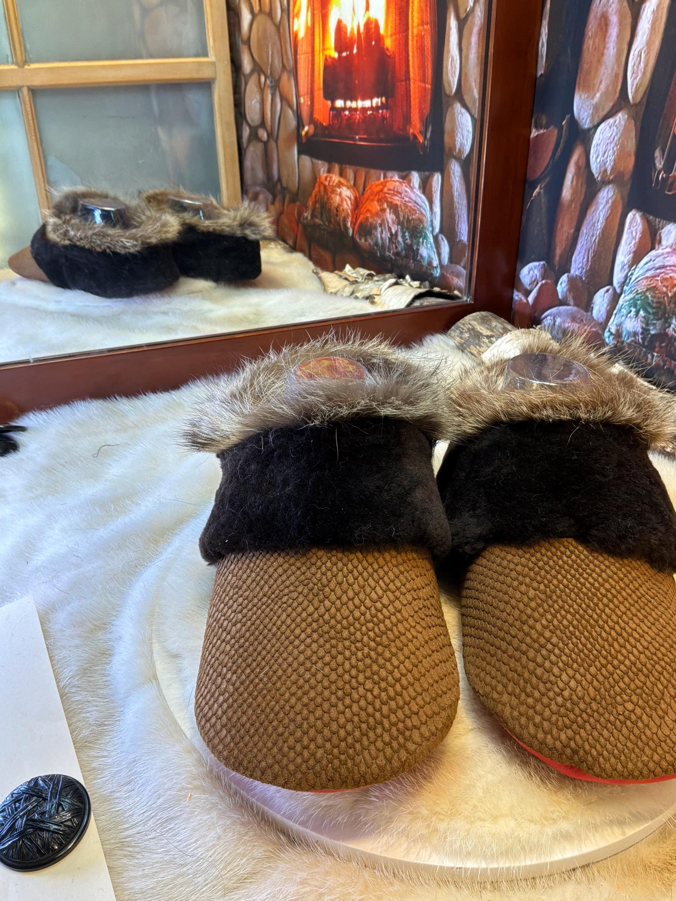 Slipper Mauricette pointure 11 Homme – Sherling italien & cuir recyclé, pièce unique faite à la main au Québec