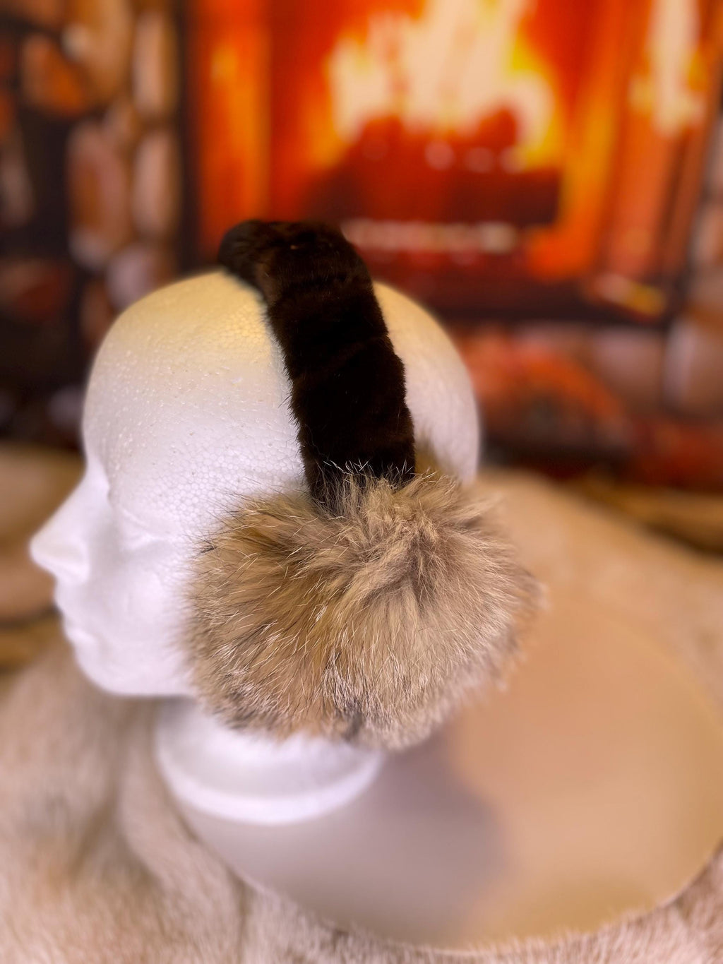 Cache-Oreilles tout en fourrure recyclée édition Coyote naturel recyclé et vison rasé sur la tête  Les Lise-Anne