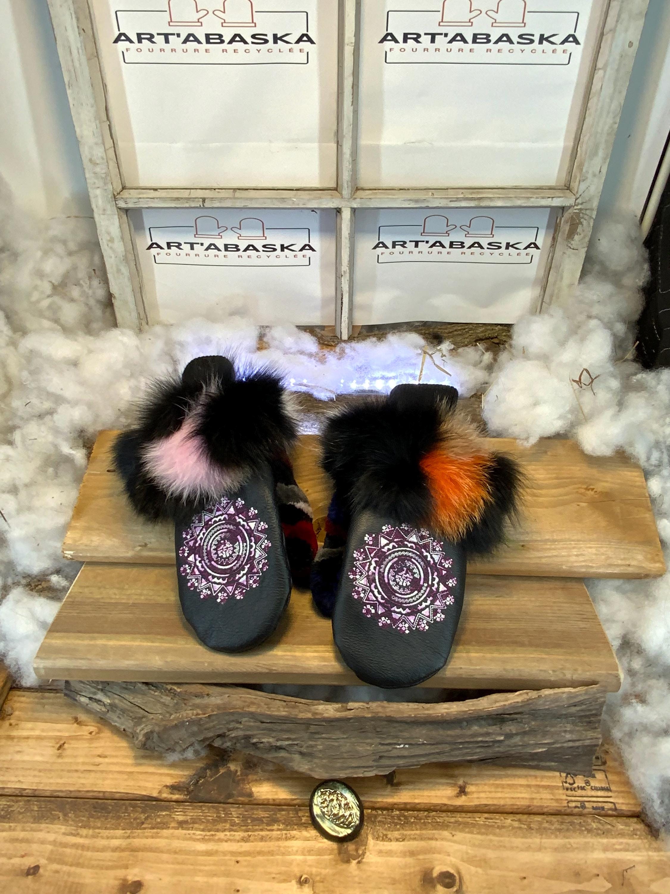 Mitaines de ville Micheline, Medium, en cuir italien brodé et fourrure recyclée en patchwork coloré, pièce unique faite à la main au Québec