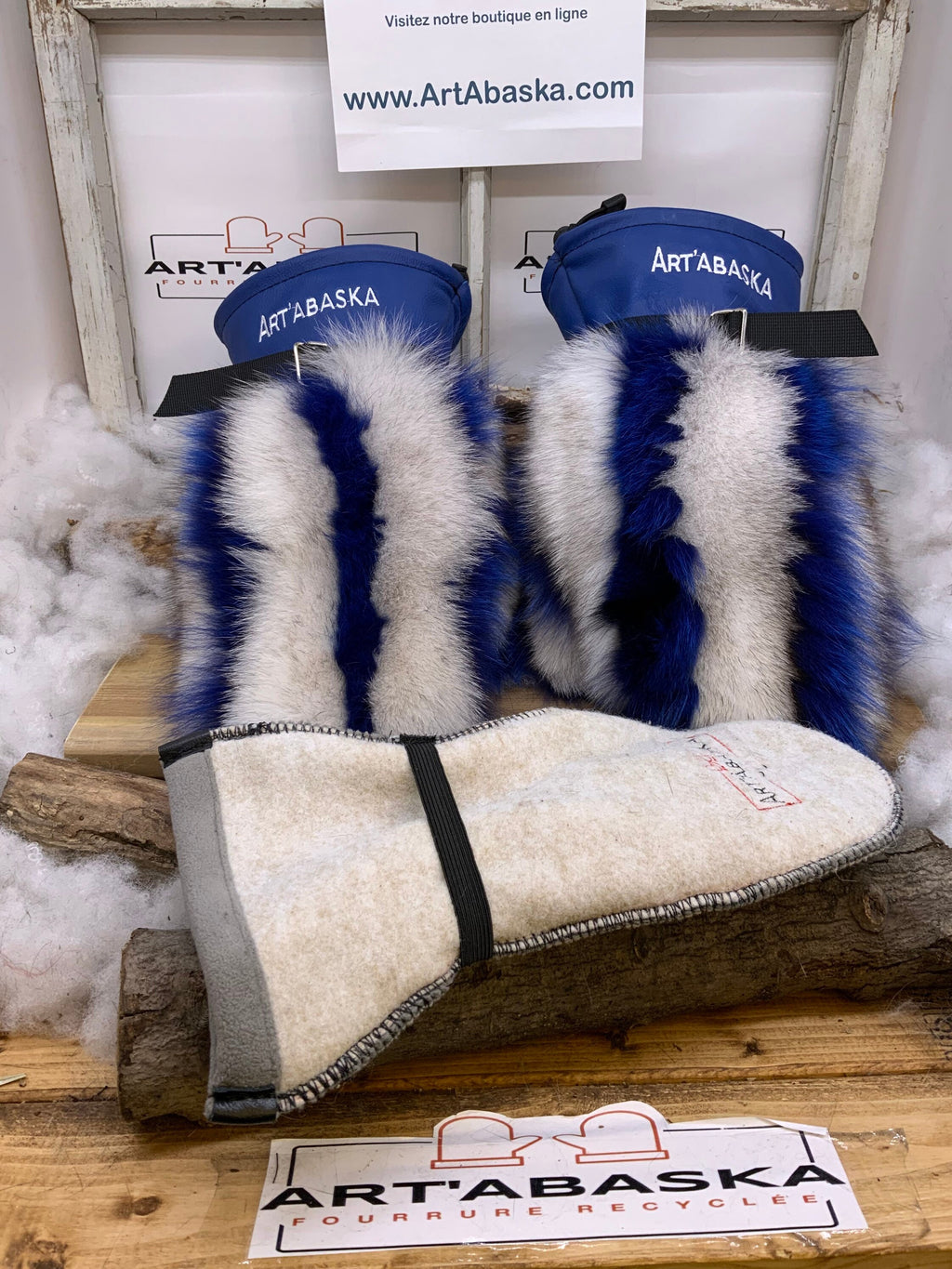 Mitaines Germaine Large – Édition artistique patchwork renard bleu norvégien cousu une à une, cuir bleu & rouge – fait main Québec