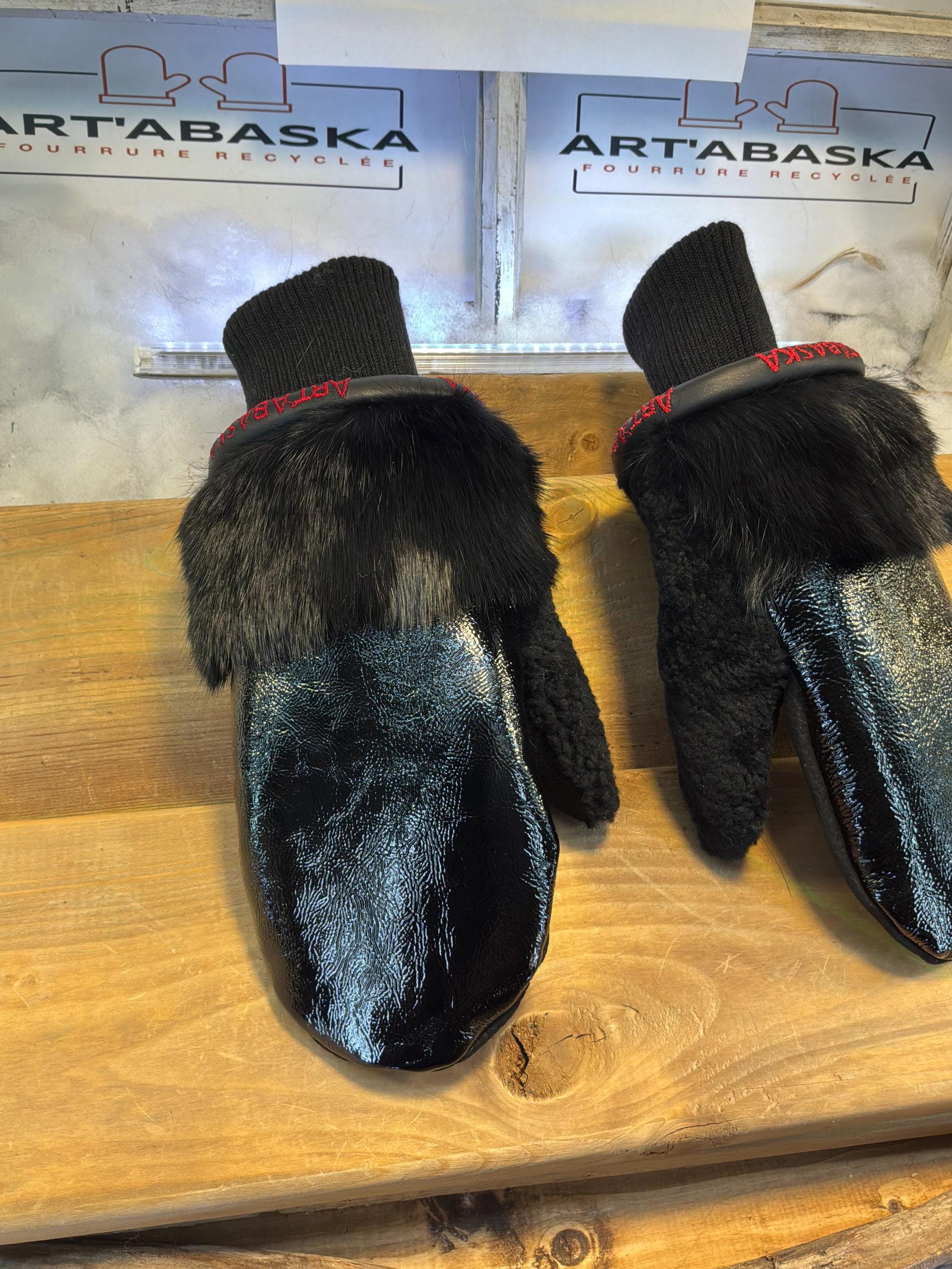 Mitaines de ville Medium Raymonde en fourrure recyclée – Faites à la main au Québec – Légères, élégantes, confort urbain – ArtAbaska