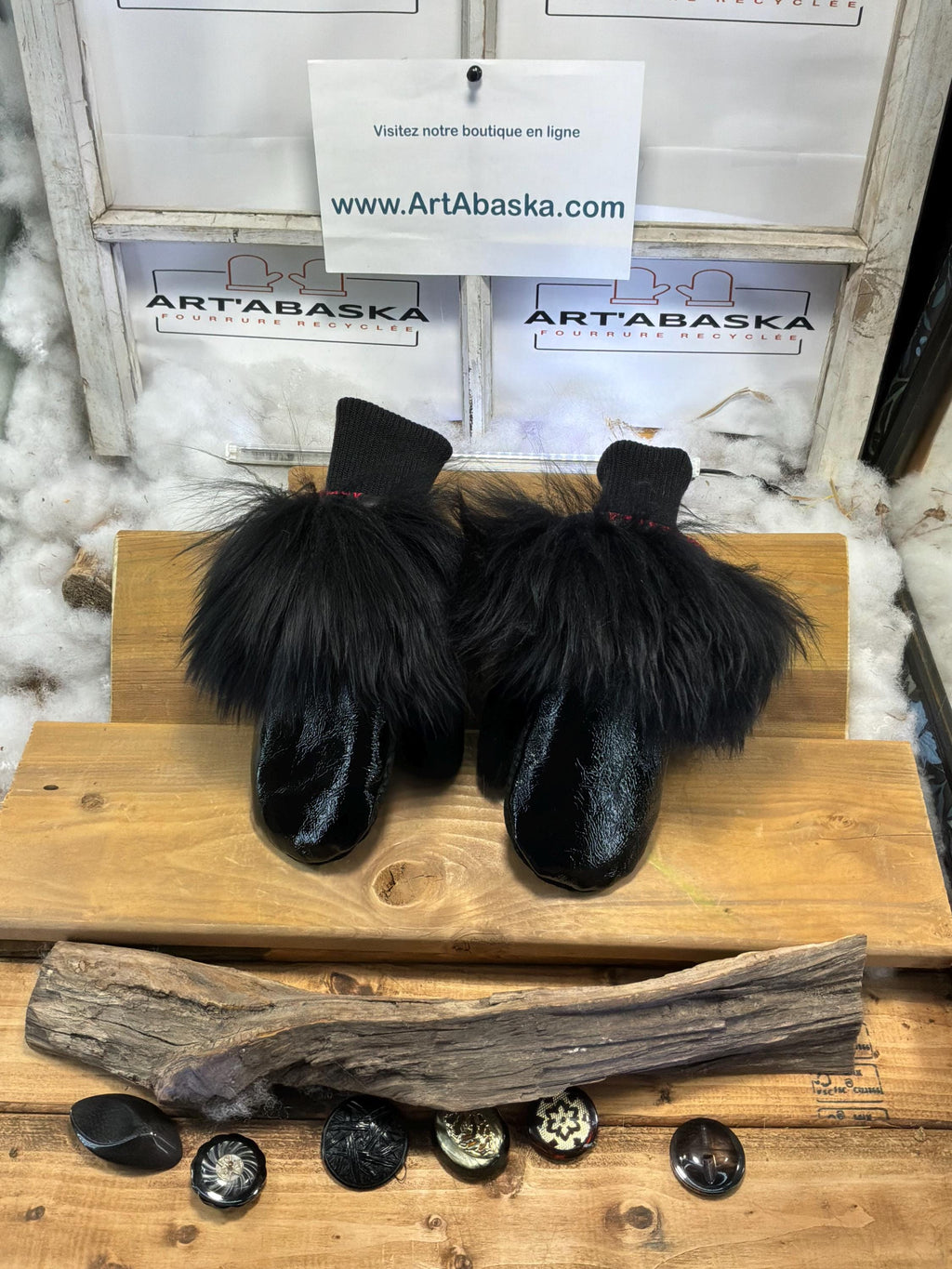 Mitaines de ville Médium Claire en fourrure recyclée – Faites à la main au Québec – Légères, élégantes, confort urbain – ArtAbaska