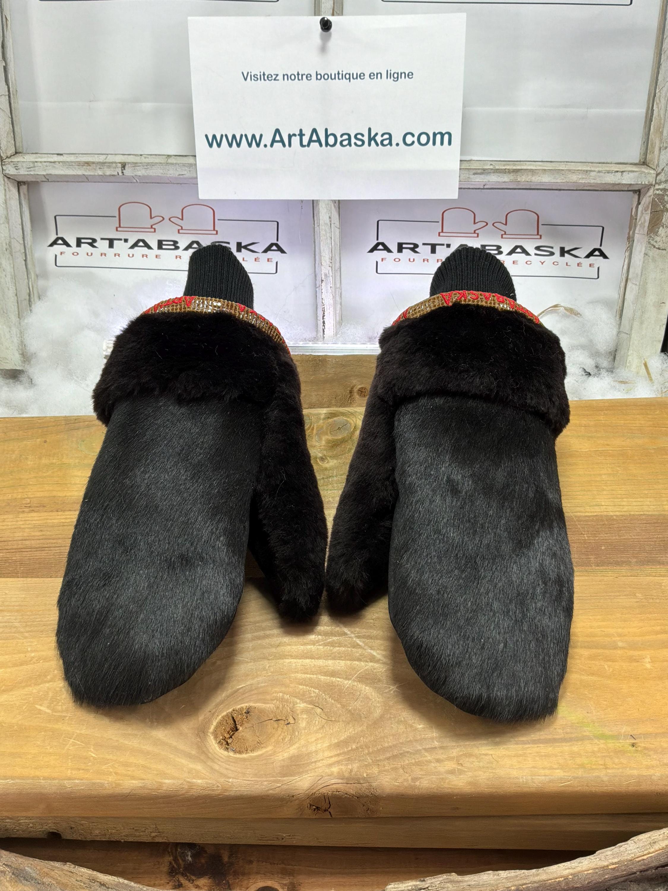 Mitaines de ville Medium Cécile en fourrure recyclée – Faites à la main au Québec – Légères, élégantes, confort urbain – ArtAbaska