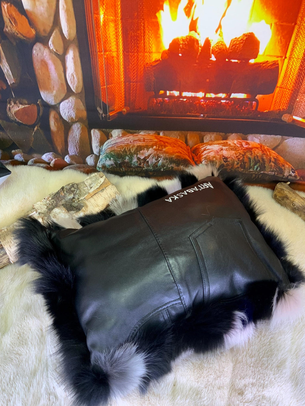 Coussin décoratif en fourrure recyclée en renard recyclé cousus en lanières style patchwork