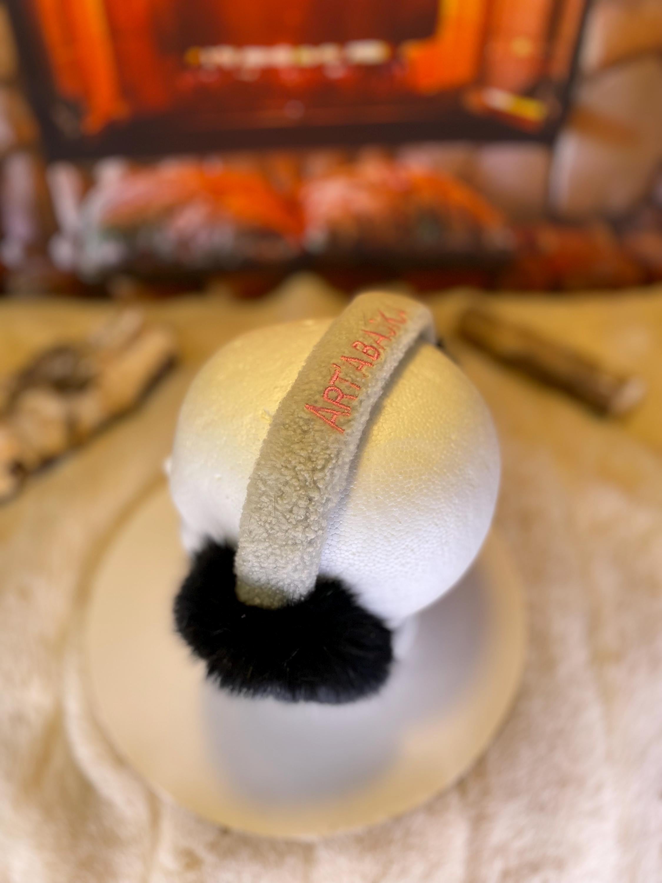 Cache-Oreilles tout en fourrure recyclée édition Lapin noir naturel recyclé et mouton rasé dessus la tête Les Lynda