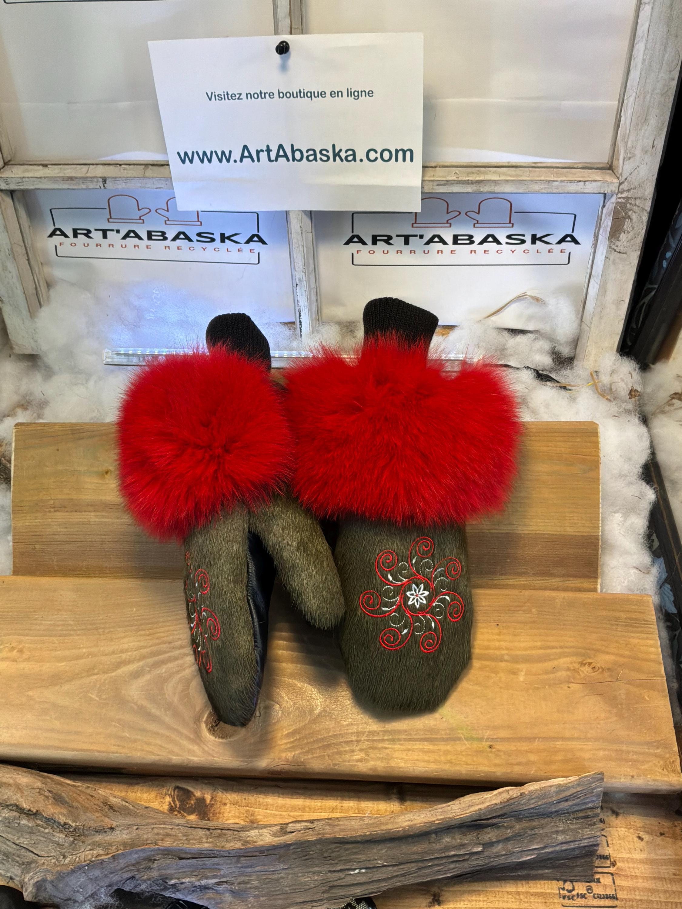 Mitaines de ville Medium Odette en fourrure recyclée – Faites à la main au Québec – Légères, élégantes, confort urbain – ArtAbaska Brodée