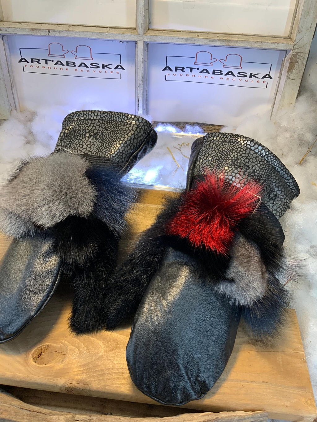 Mitaines Les Fernandes – Large, cuir italien noir, patchwork de fourrure recyclée, lapin et serpent gris, fait à la main au Québec