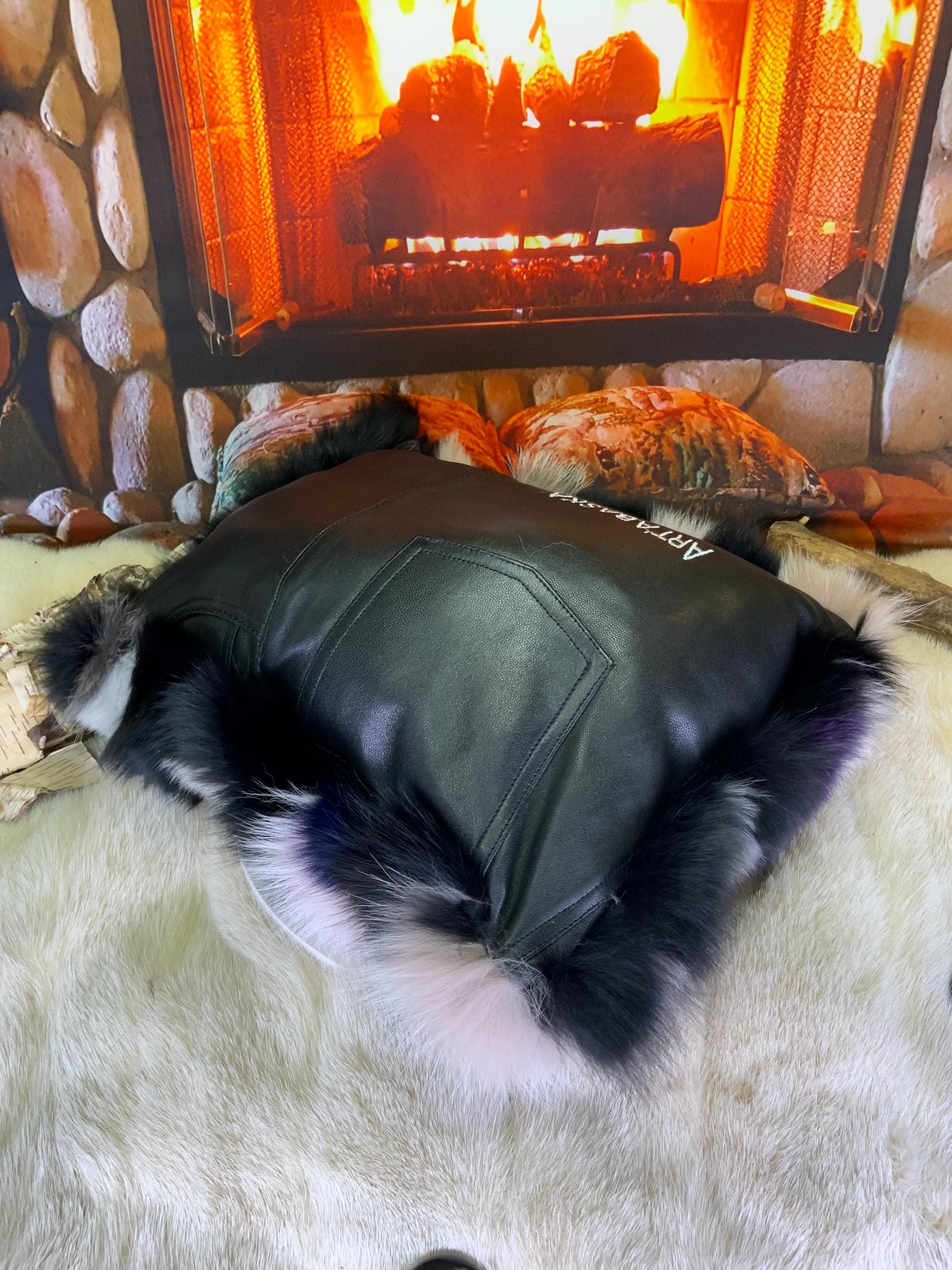 Coussin décoratif en fourrure recyclée en renard recyclé cousus en lanières style patchwork