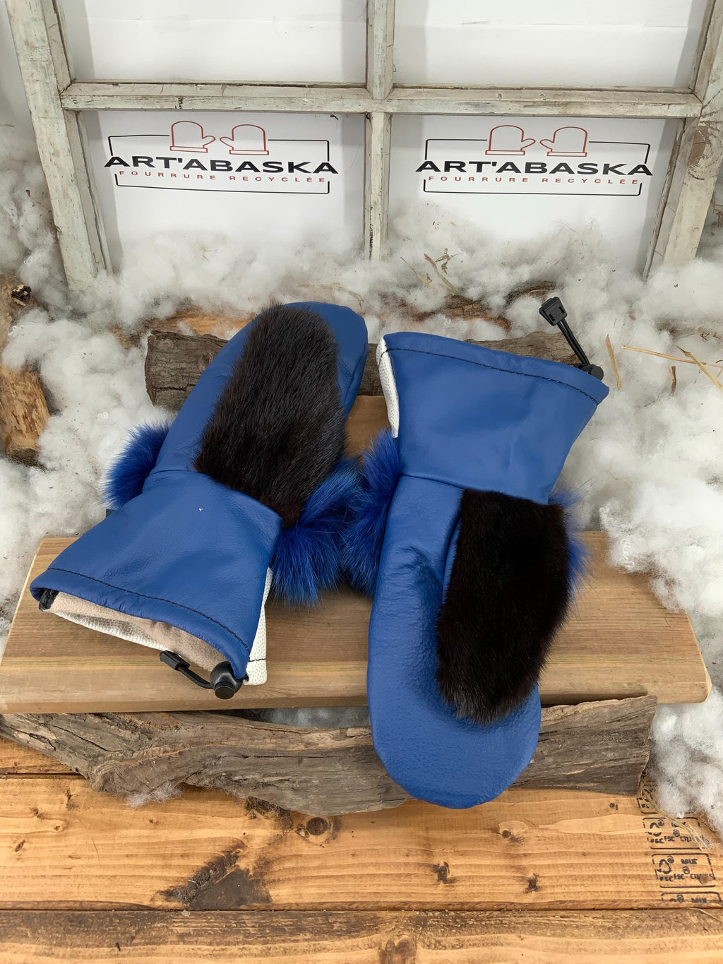 Mitaines Yvonne Medium - Cuir et fourrures recyclées renard bleu et cuir bleu blanc, pièce unique élégante fait à la main Québec