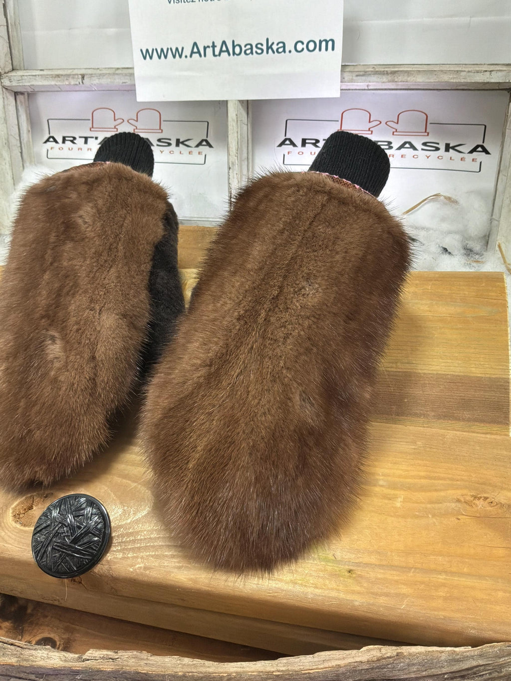 Mitaines de ville Medium Mathilde en fourrure recyclée – Faites à la main au Québec – Légères, élégantes, confort urbain – ArtAbaska