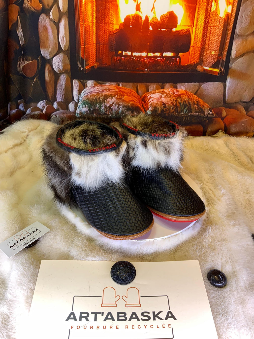 Mocassin d’intérieur Les Sylvie – pointure 10 homme – cuir italien & fourrure recyclée – fait à la main au Québec, pièce unique