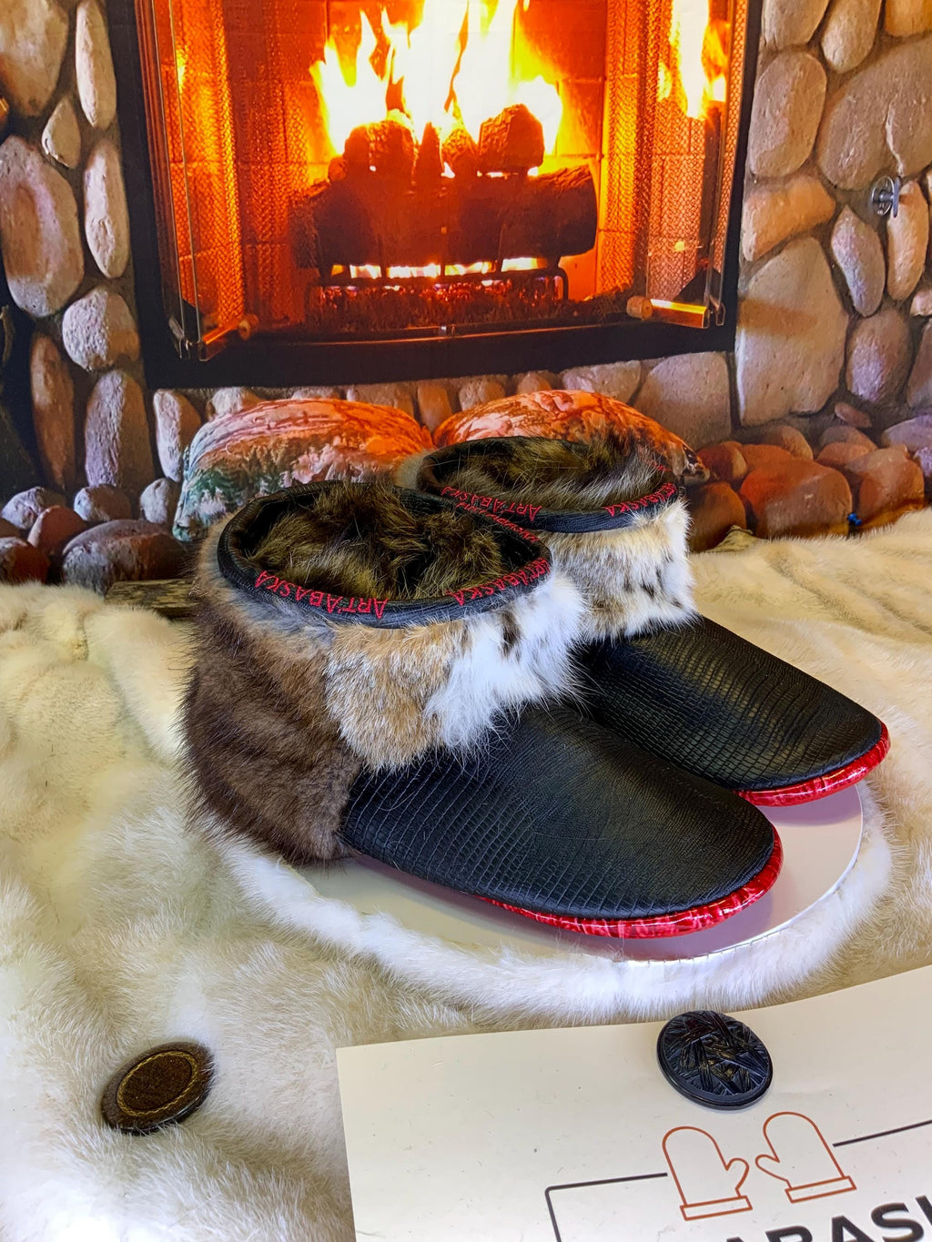 Mocassin d’intérieur Les Armandes – pointure 10 homme – pantoufles artisanales cuir serpent & fourrure recyclée – fait à la main au Québec